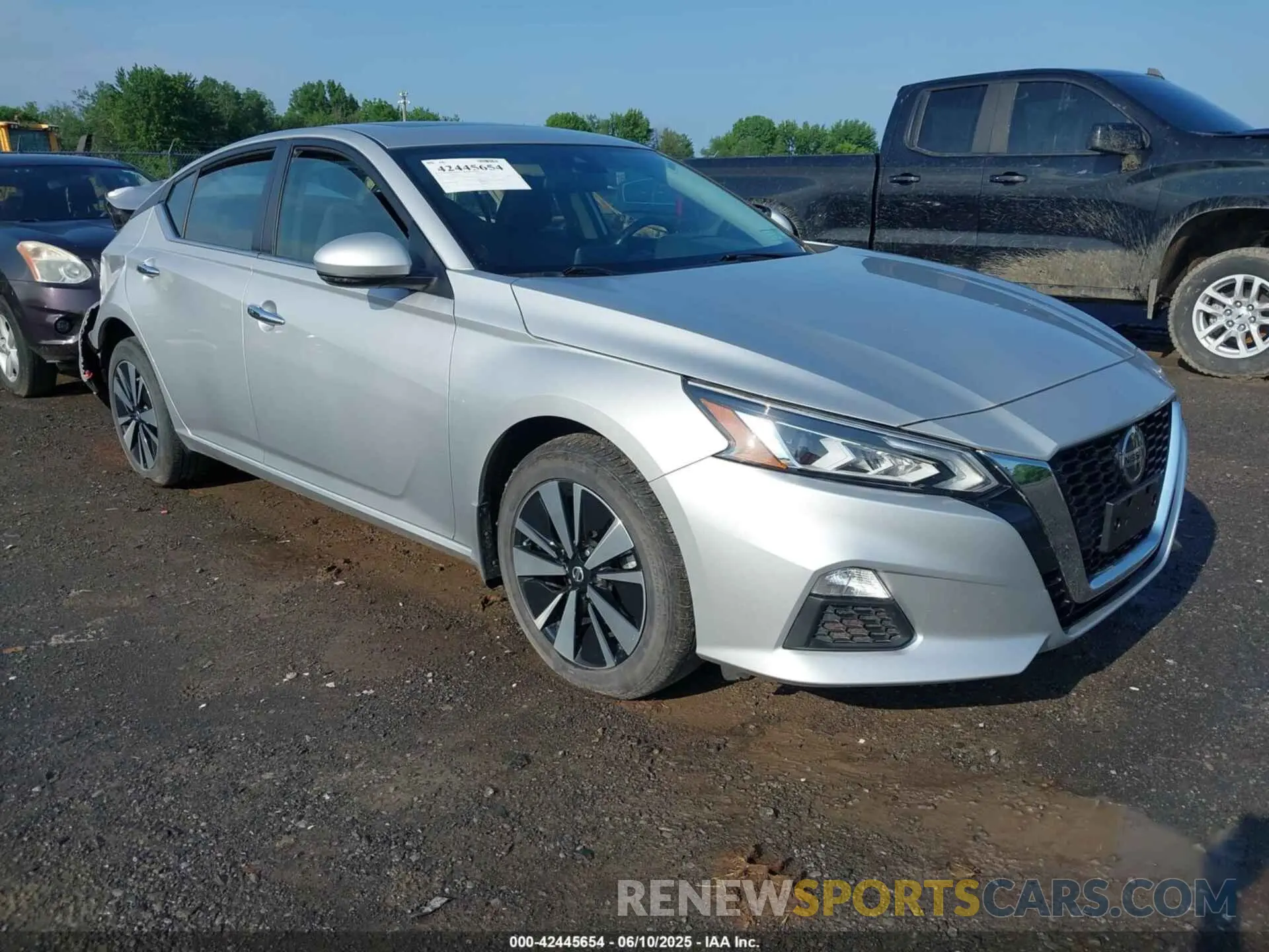 1 Photograph of a damaged car 1N4BL4DWXNN332954 NISSAN ALTIMA 2022