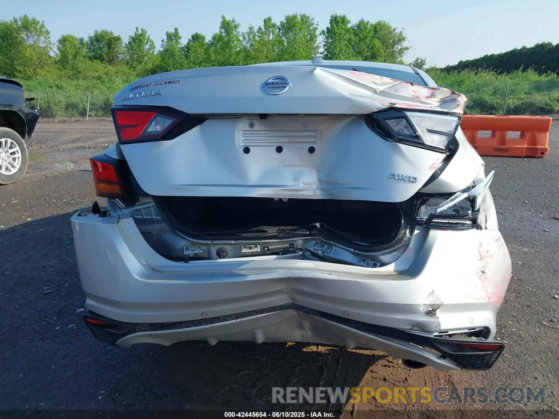17 Photograph of a damaged car 1N4BL4DWXNN332954 NISSAN ALTIMA 2022