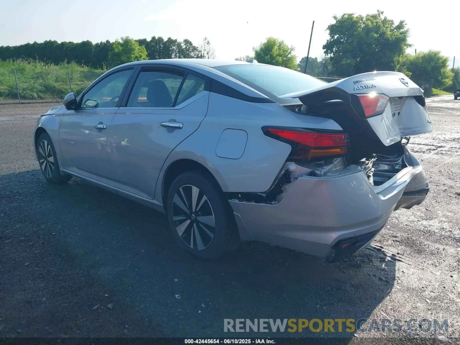 3 Photograph of a damaged car 1N4BL4DWXNN332954 NISSAN ALTIMA 2022