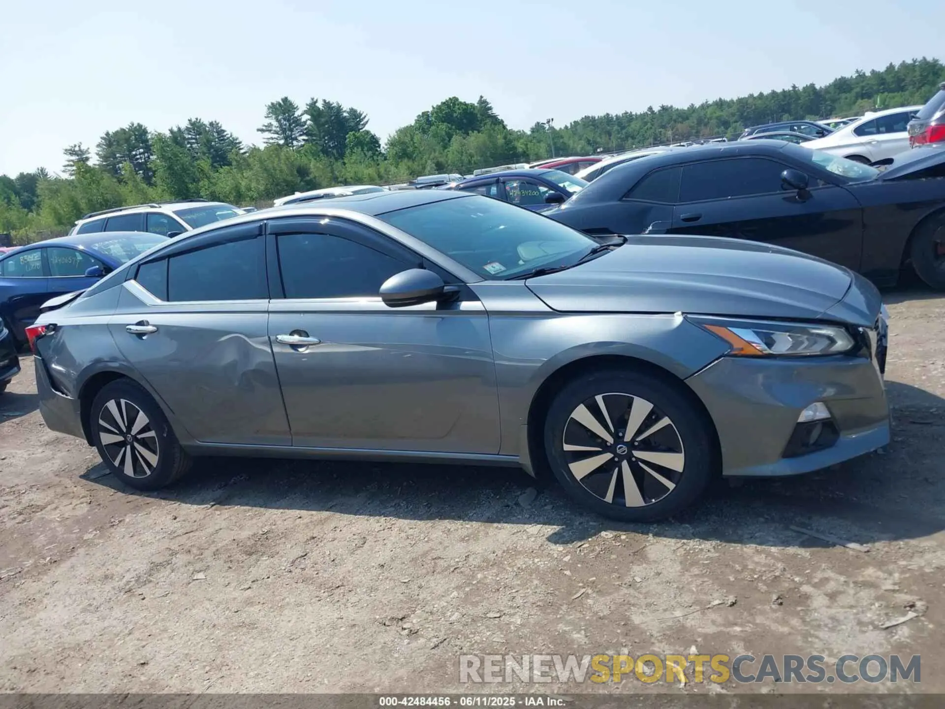 13 Photograph of a damaged car 1N4BL4EW6NN399274 NISSAN ALTIMA 2022