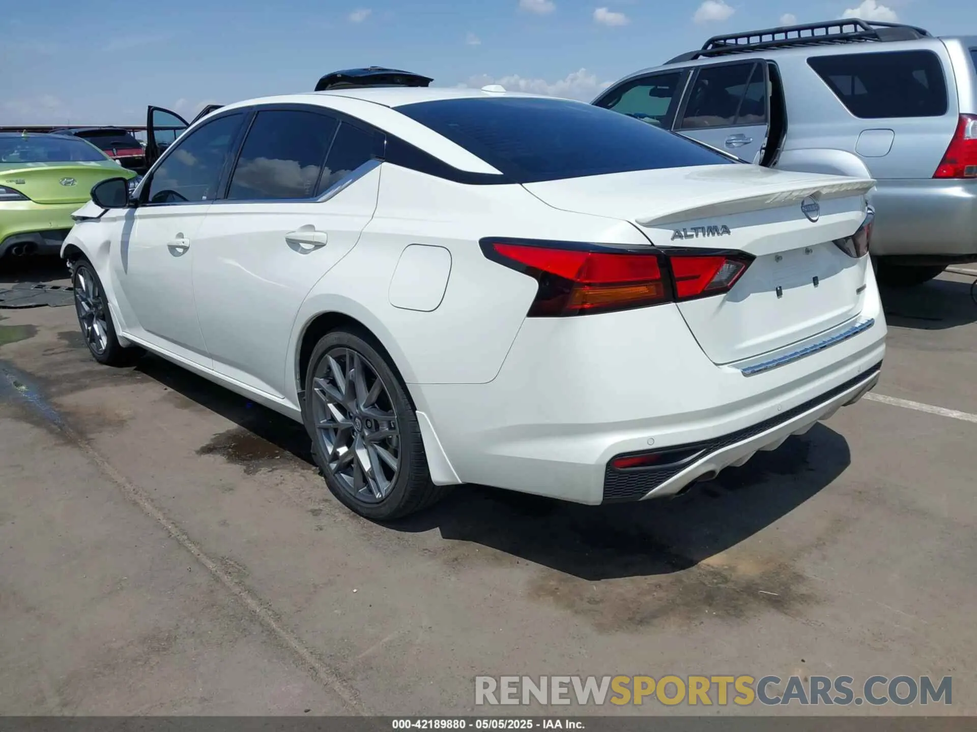 3 Фотография поврежденного автомобиля 1N4AL4CV3PN327621 NISSAN ALTIMA 2023