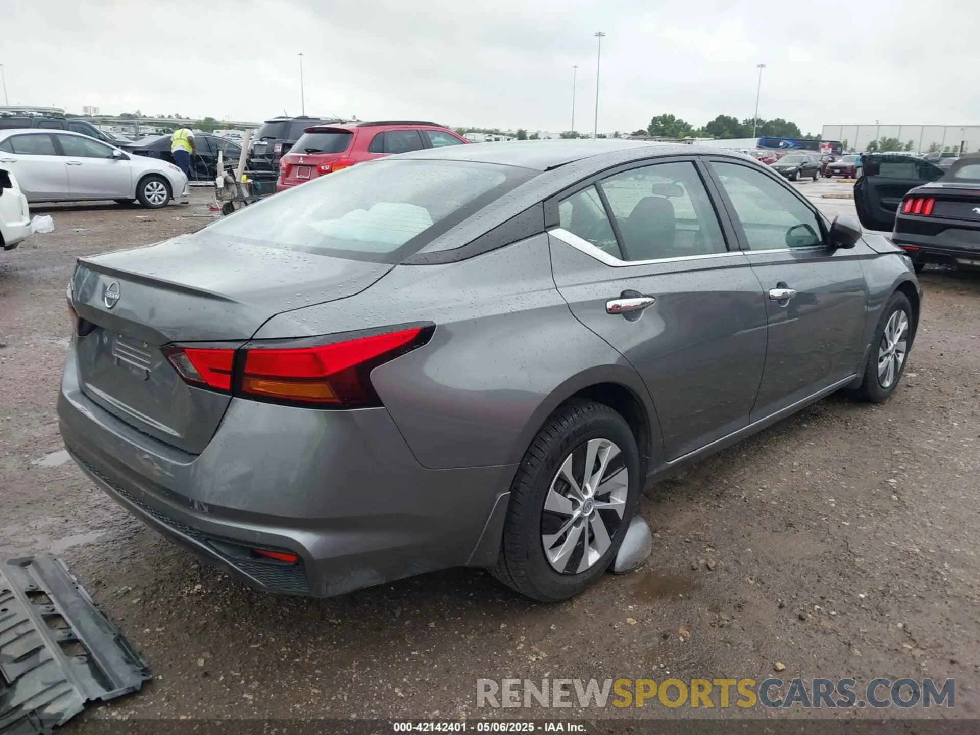 4 Photograph of a damaged car 1N4BL4BV2PN304742 NISSAN ALTIMA 2023