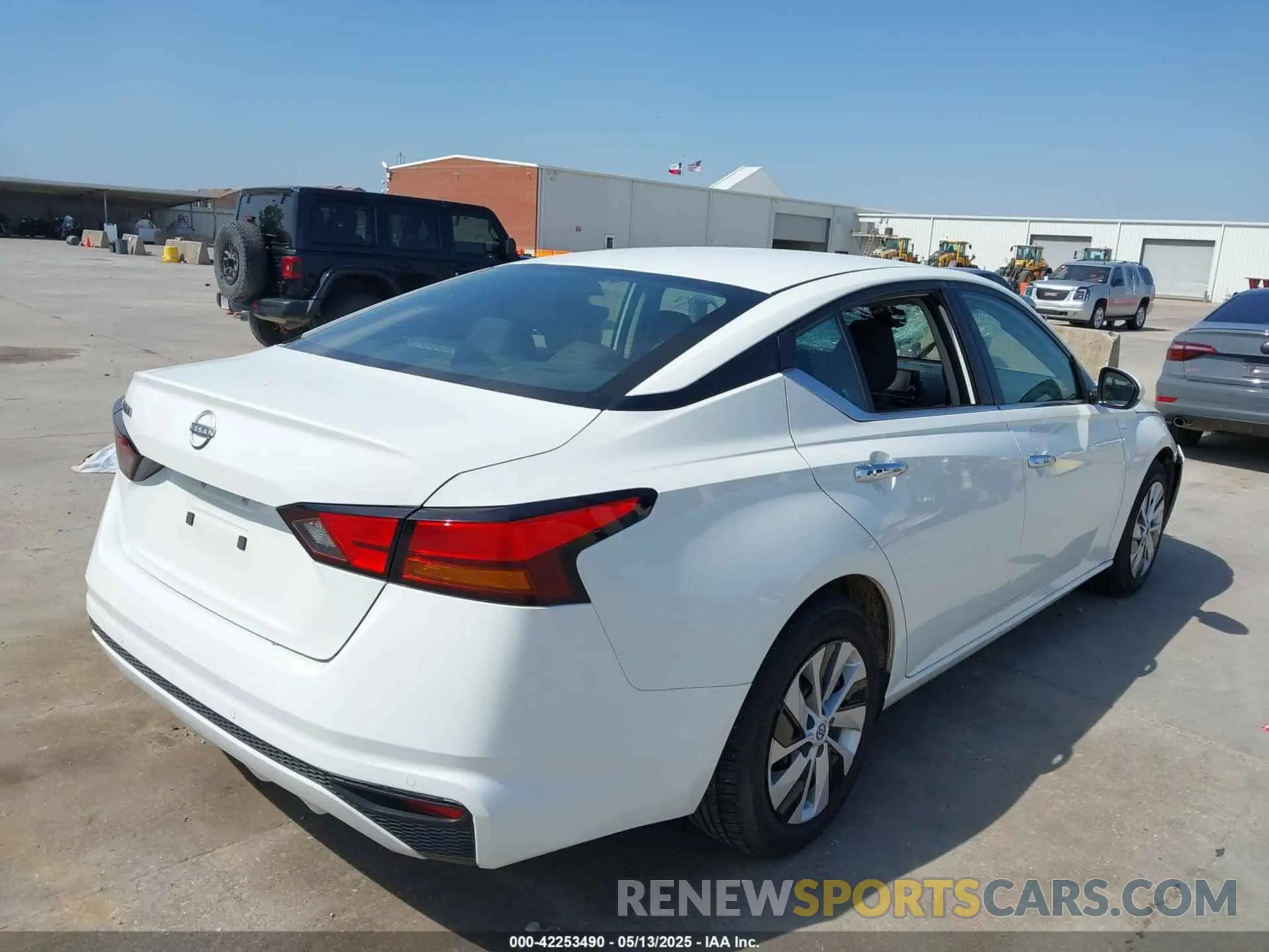 4 Фотография поврежденного автомобиля 1N4BL4BV3PN344781 NISSAN ALTIMA 2023