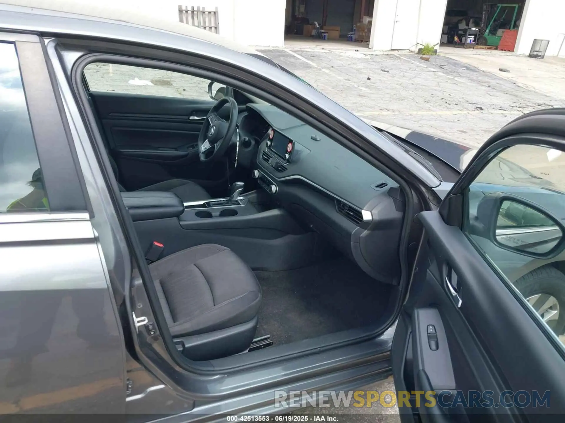 5 Photograph of a damaged car 1N4BL4BV9PN318038 NISSAN ALTIMA 2023