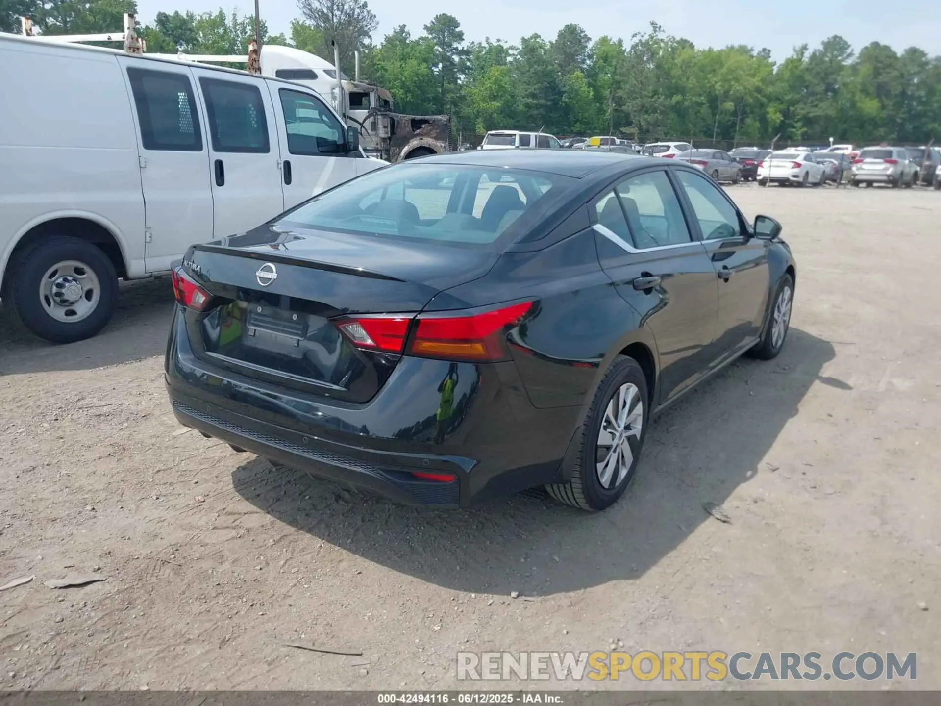 4 Photograph of a damaged car 1N4BL4BVXPN422733 NISSAN ALTIMA 2023