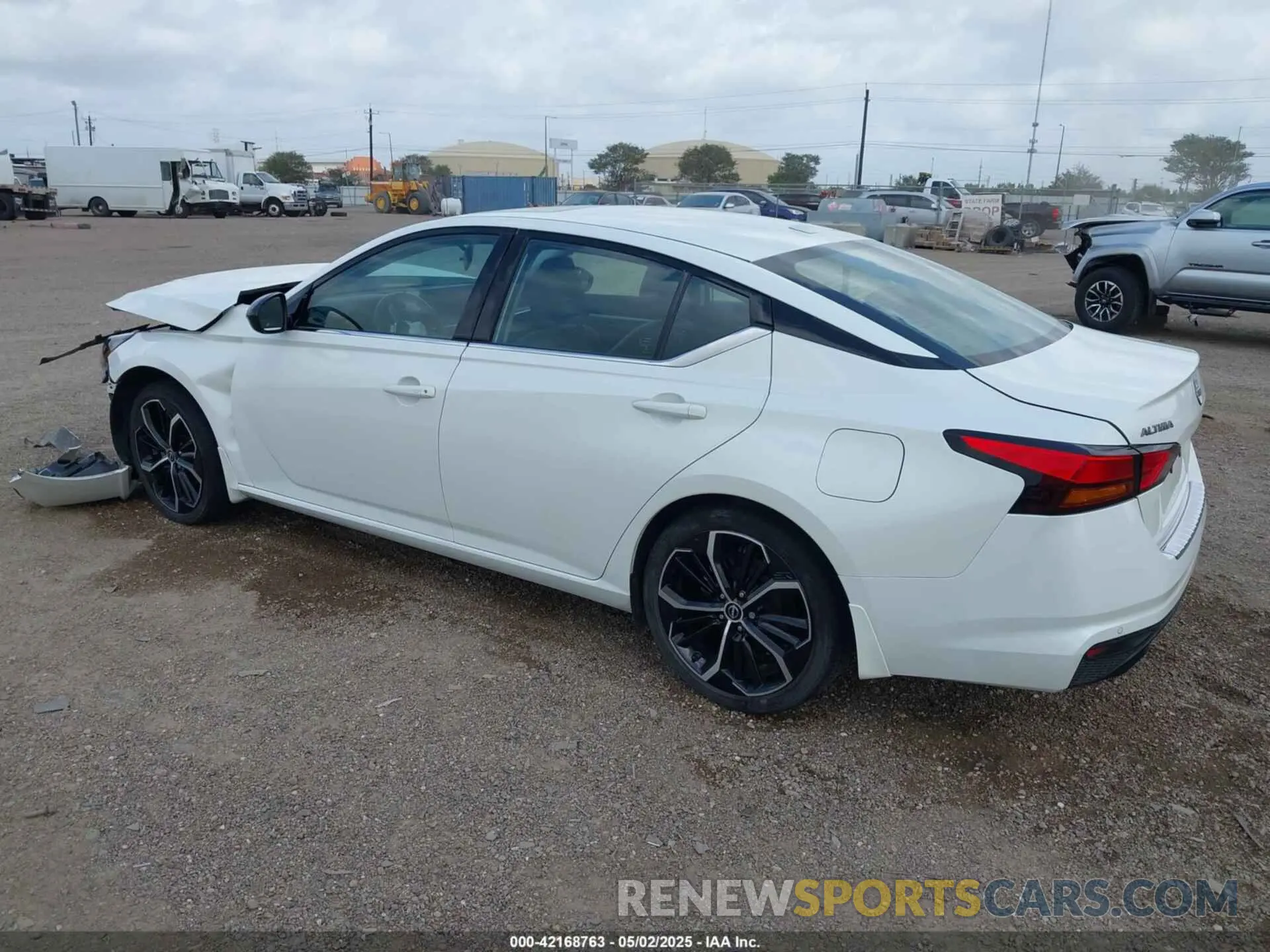 3 Фотография поврежденного автомобиля 1N4BL4CV3PN396779 NISSAN ALTIMA 2023