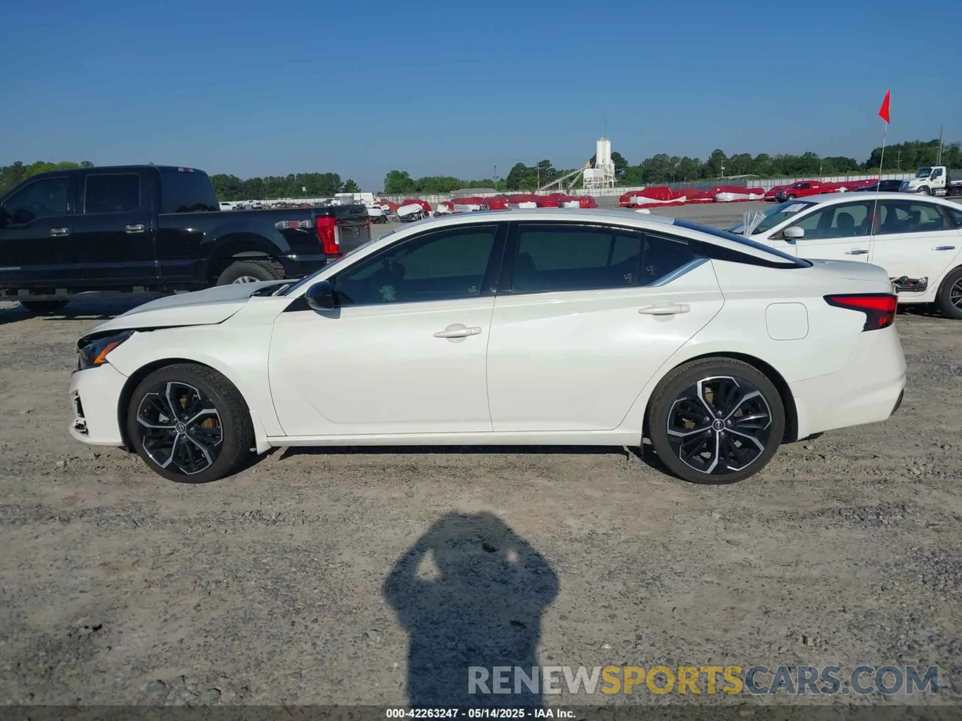 14 Photograph of a damaged car 1N4BL4CV5PN333957 NISSAN ALTIMA 2023
