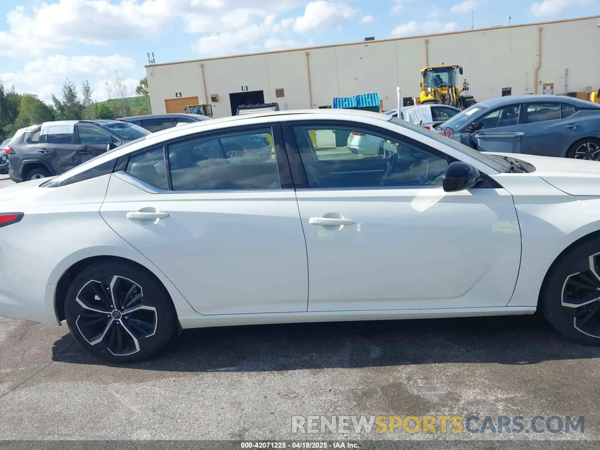 13 Фотография поврежденного автомобиля 1N4BL4CV5PN346367 NISSAN ALTIMA 2023