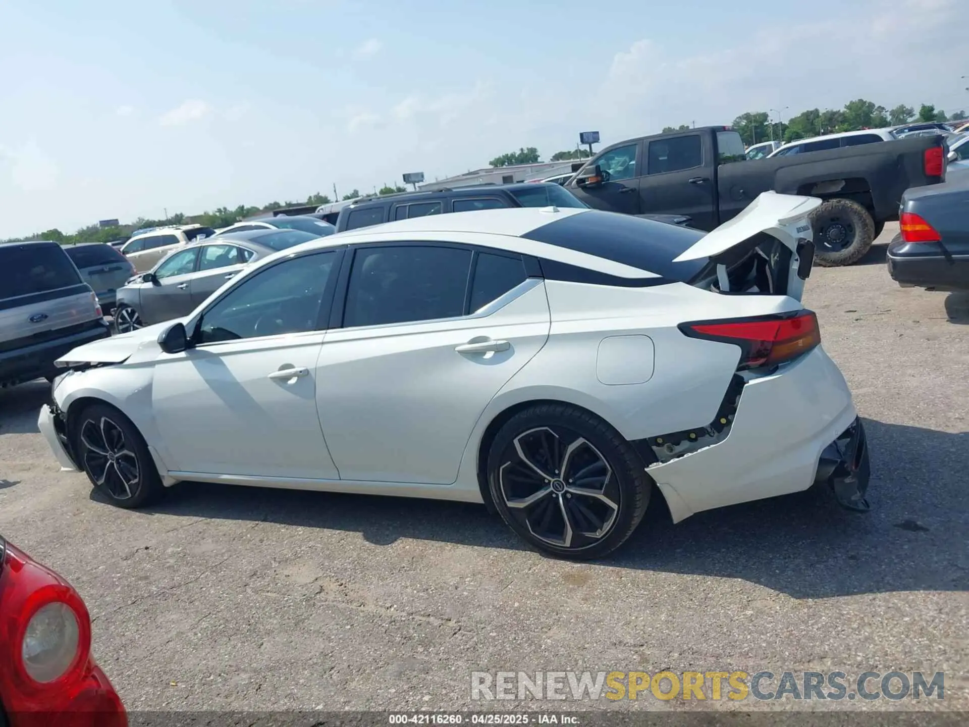 14 Photograph of a damaged car 1N4BL4CV5PN353173 NISSAN ALTIMA 2023
