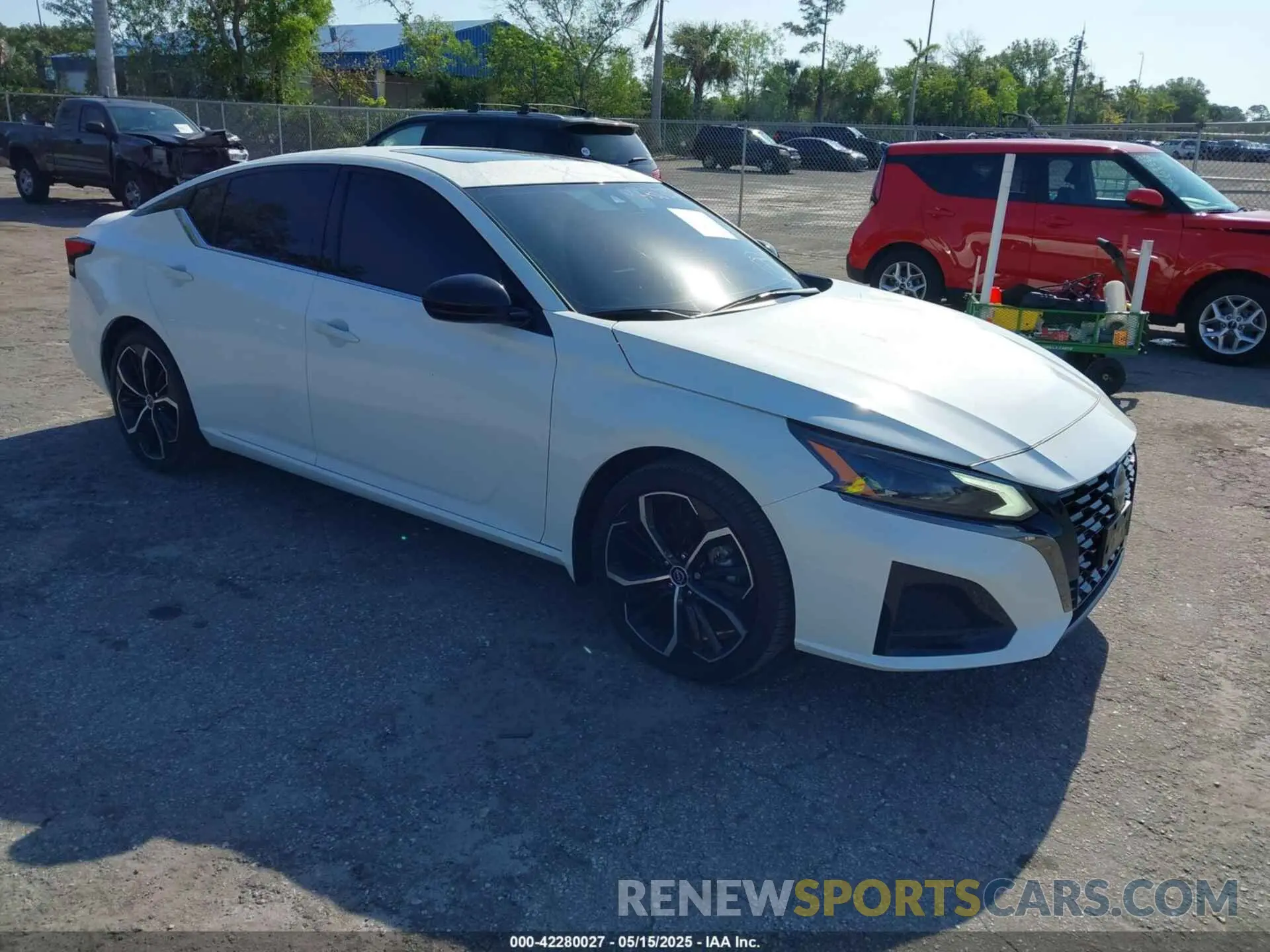 1 Фотография поврежденного автомобиля 1N4BL4CV6PN423635 NISSAN ALTIMA 2023