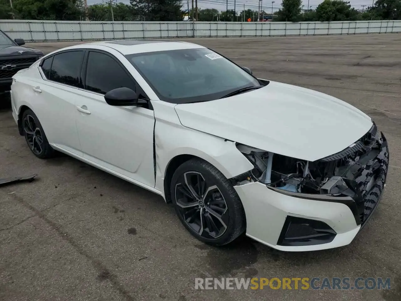 4 Photograph of a damaged car 1N4BL4CV7PN318537 NISSAN ALTIMA 2023