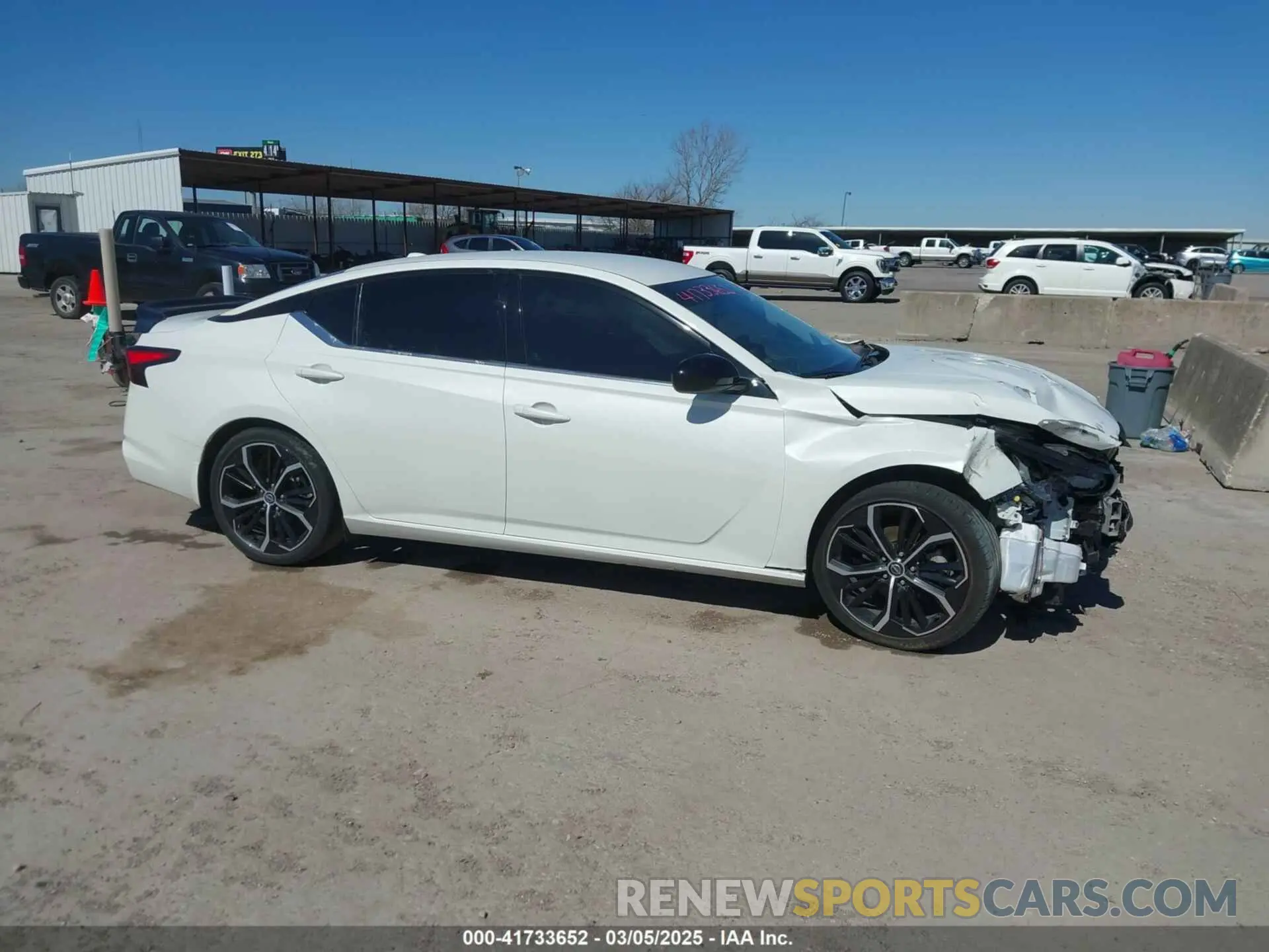 14 Photograph of a damaged car 1N4BL4CV8PN326517 NISSAN ALTIMA 2023