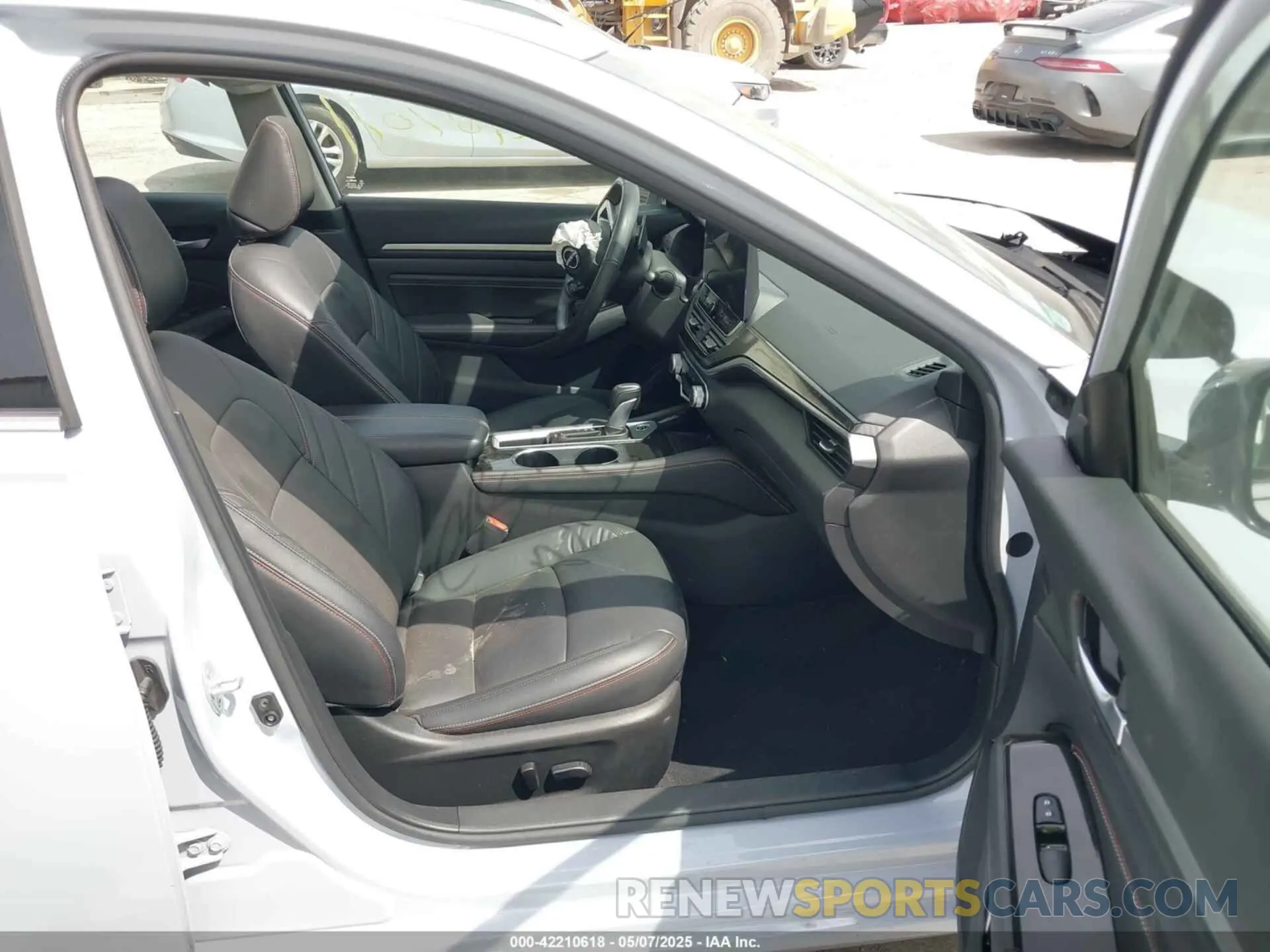 5 Photograph of a damaged car 1N4BL4CV8PN375197 NISSAN ALTIMA 2023