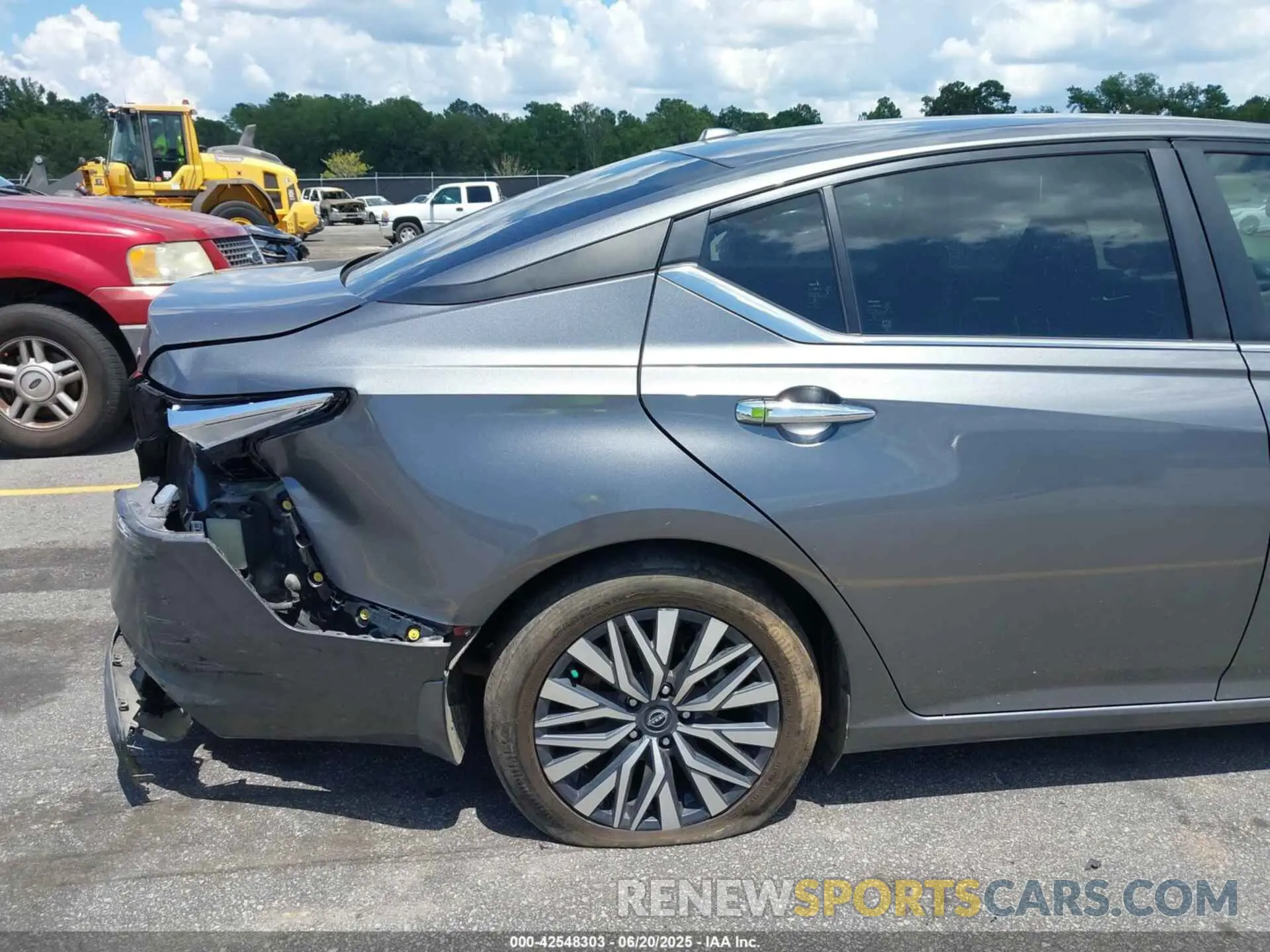 18 Photograph of a damaged car 1N4BL4DV1PN397380 NISSAN ALTIMA 2023