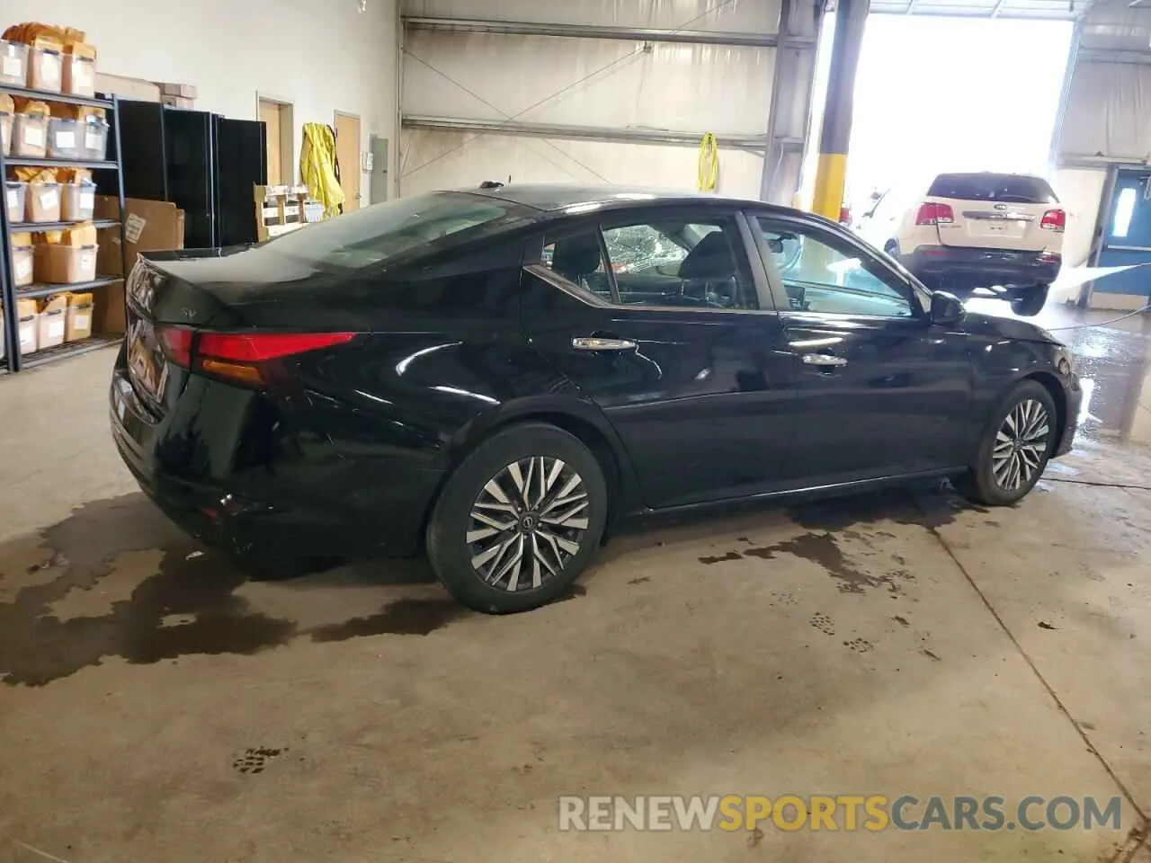 3 Фотография поврежденного автомобиля 1N4BL4DV2PN389532 NISSAN ALTIMA 2023
