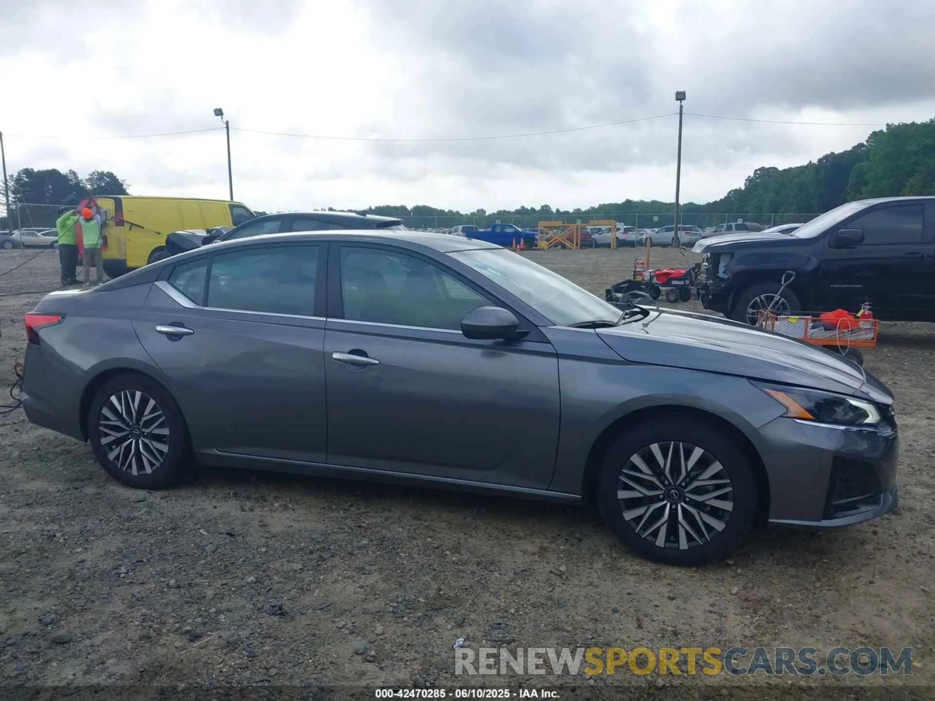13 Photograph of a damaged car 1N4BL4DV5PN386768 NISSAN ALTIMA 2023