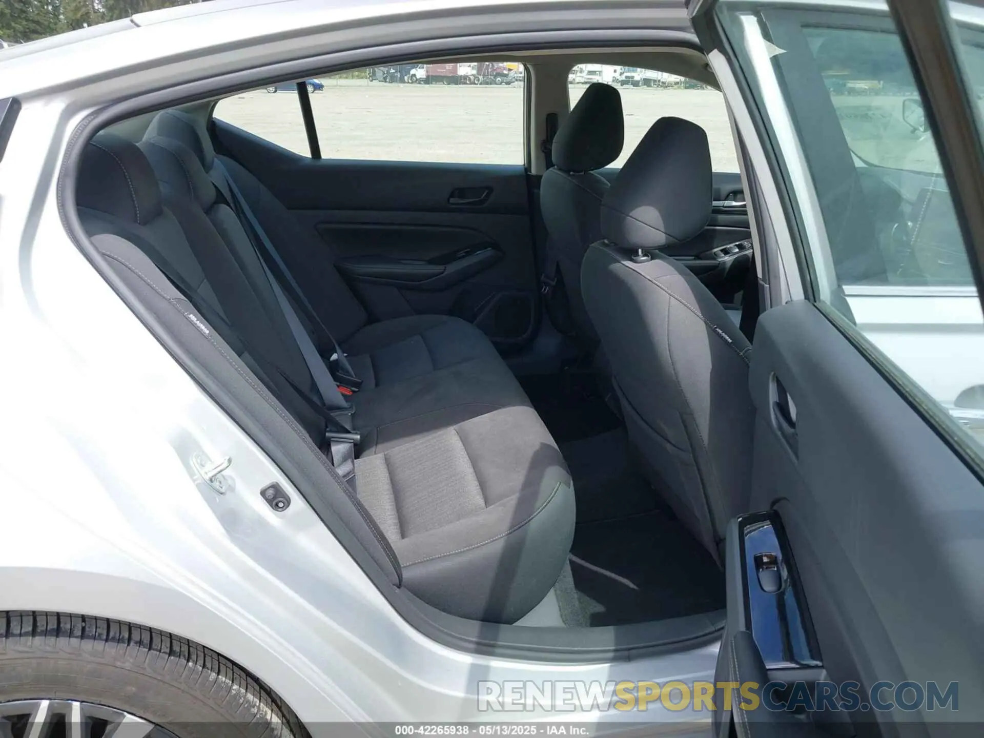 8 Фотография поврежденного автомобиля 1N4BL4DV6PN363371 NISSAN ALTIMA 2023