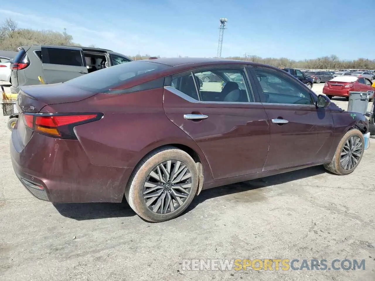 3 Фотография поврежденного автомобиля 1N4BL4DV6PN375925 NISSAN ALTIMA 2023