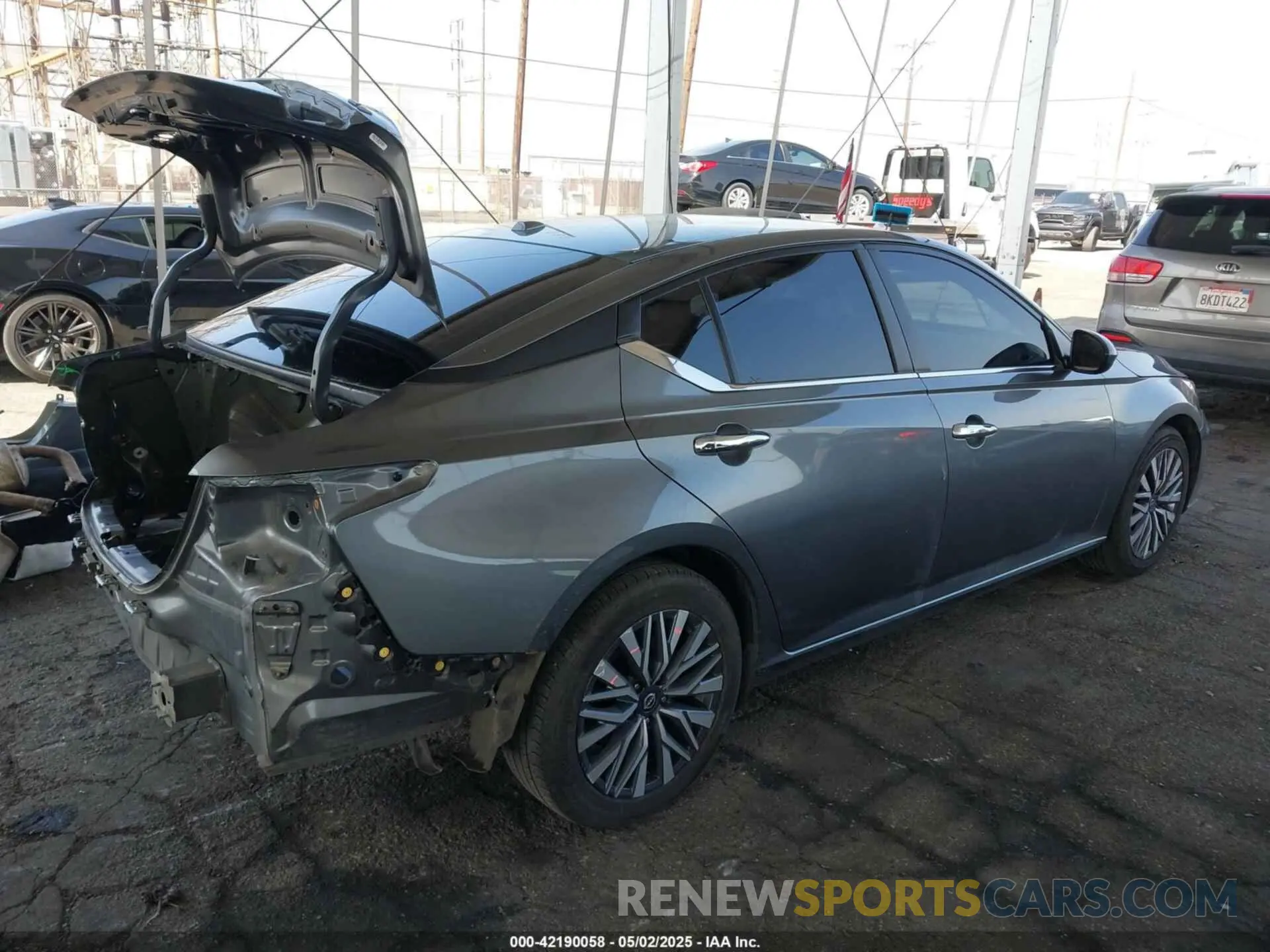 4 Photograph of a damaged car 1N4BL4DV7PN339130 NISSAN ALTIMA 2023