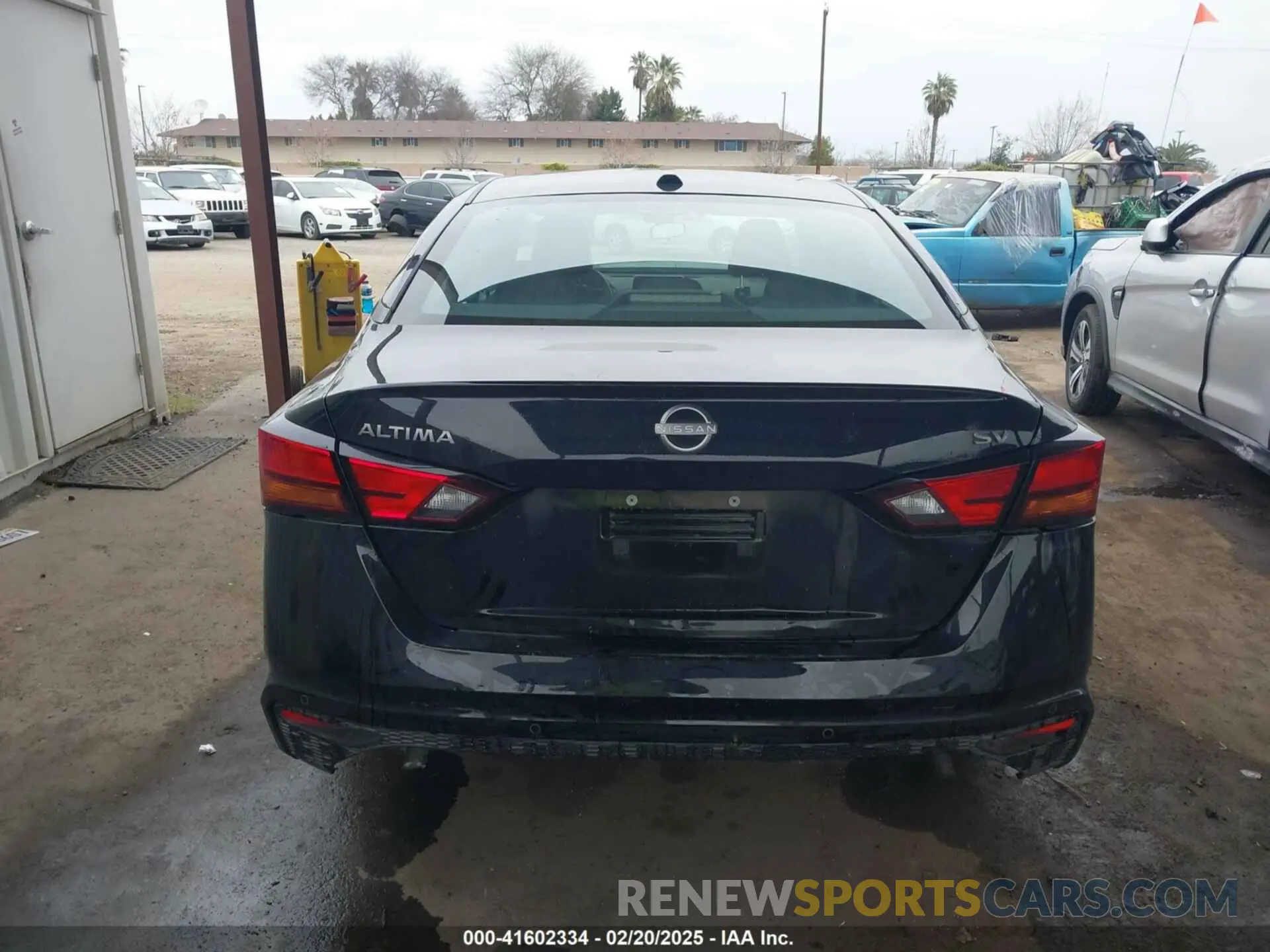 17 Photograph of a damaged car 1N4BL4DV8PN349360 NISSAN ALTIMA 2023