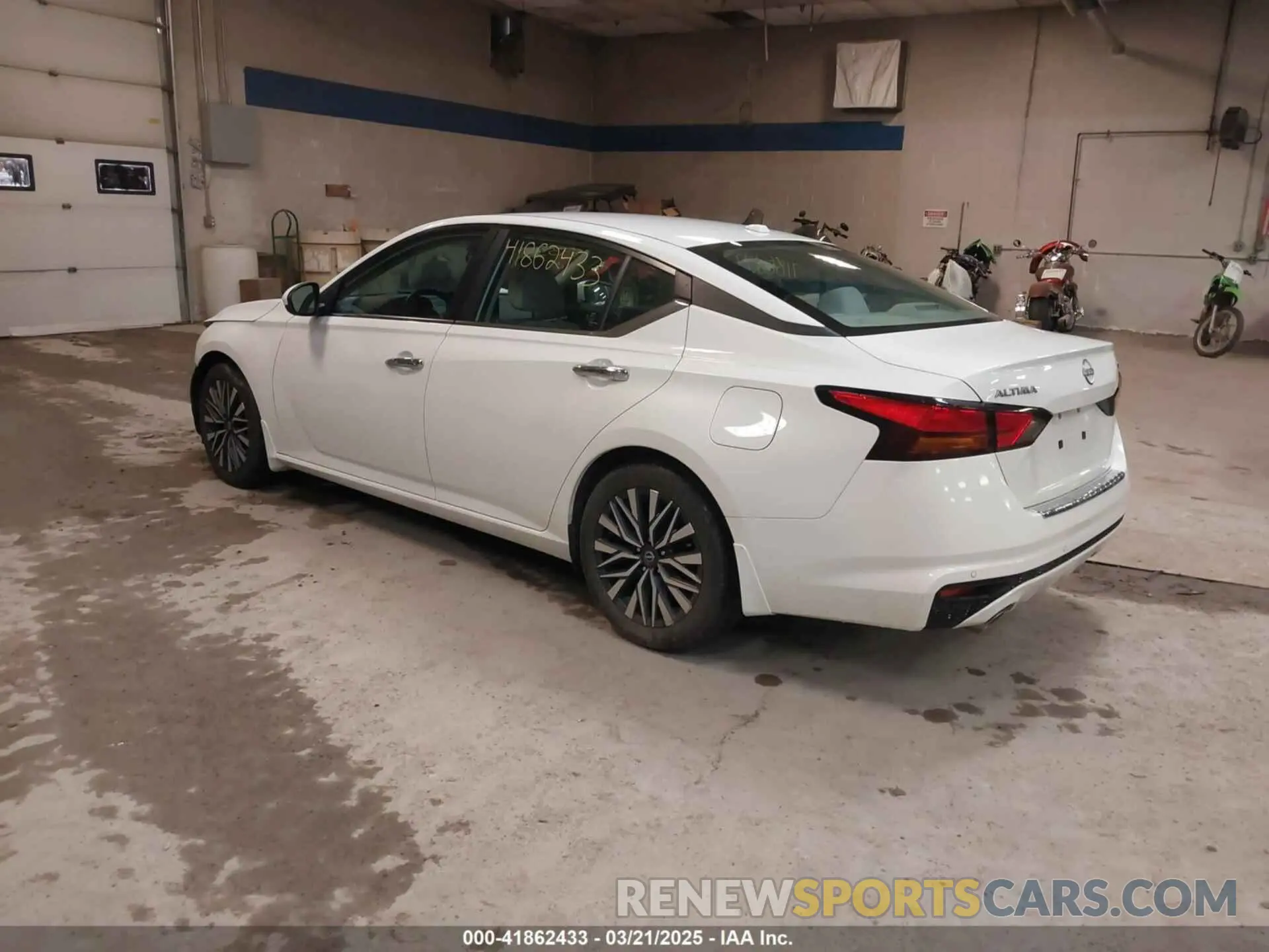3 Photograph of a damaged car 1N4BL4DV9PN426379 NISSAN ALTIMA 2023