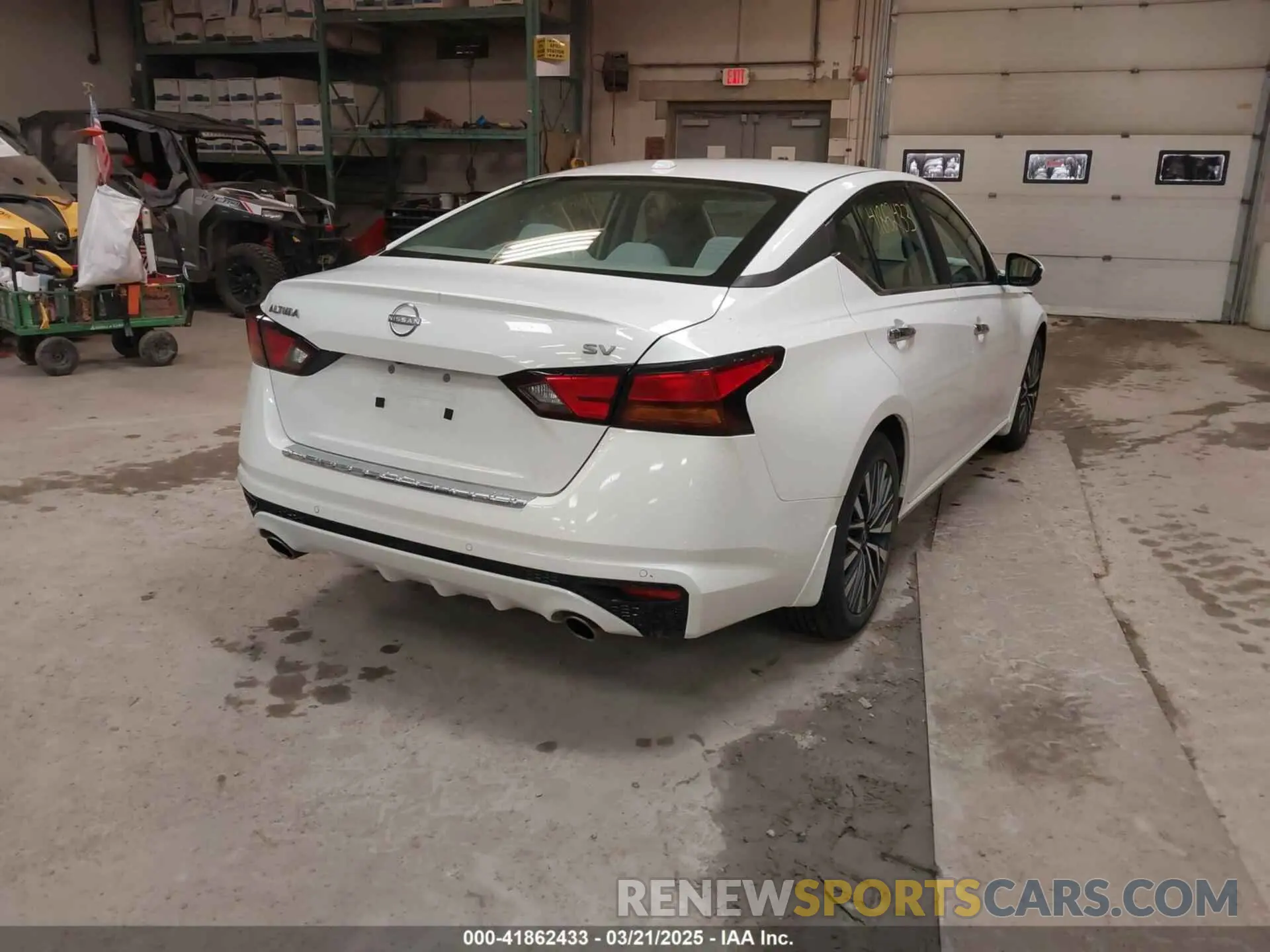 4 Photograph of a damaged car 1N4BL4DV9PN426379 NISSAN ALTIMA 2023