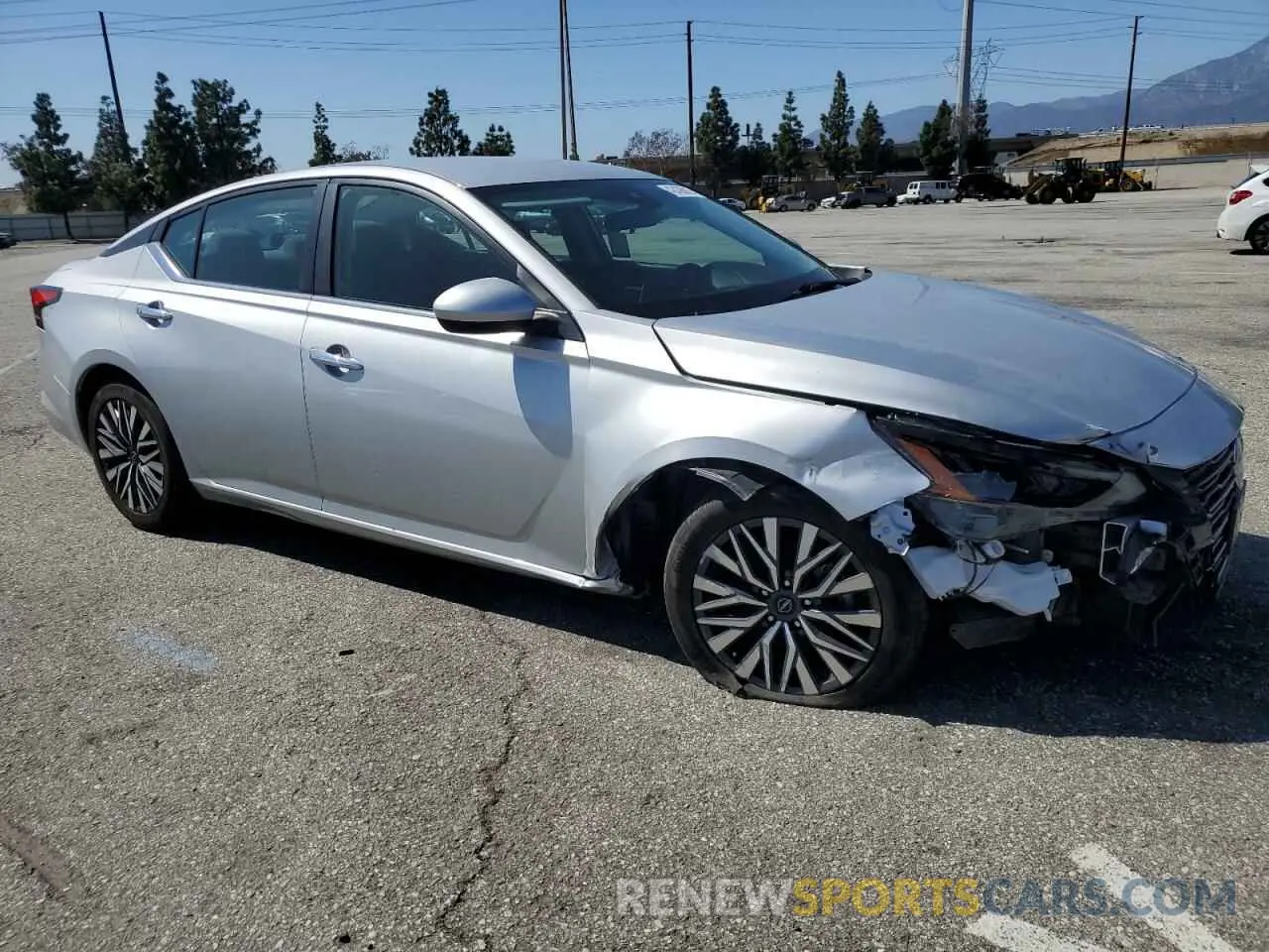 4 Photograph of a damaged car 1N4BL4DVXPN326601 NISSAN ALTIMA 2023