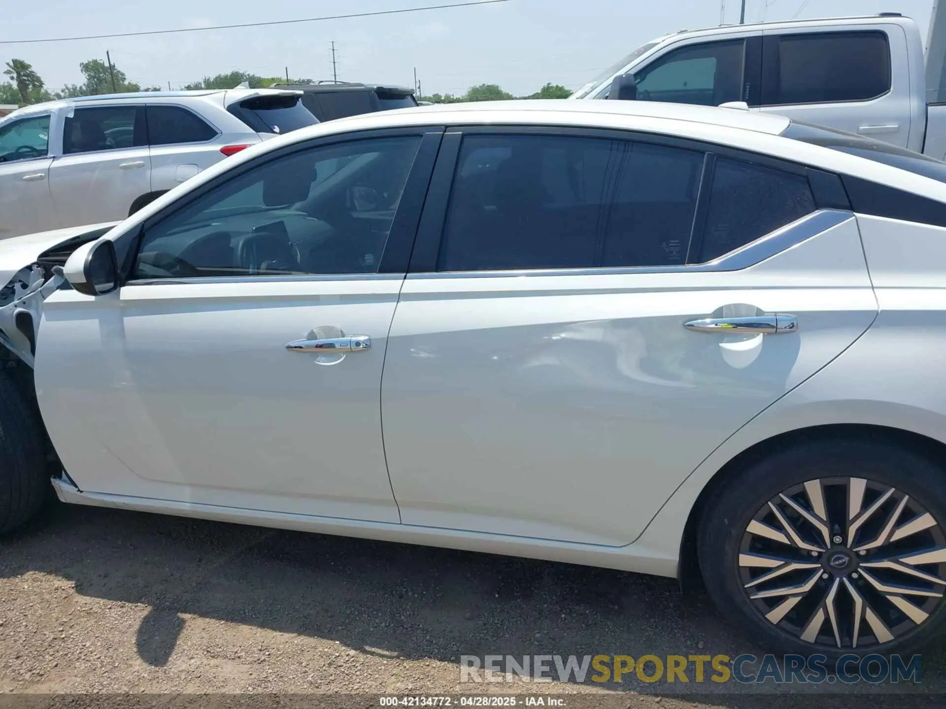 15 Photograph of a damaged car 1N4BL4DVXPN416296 NISSAN ALTIMA 2023