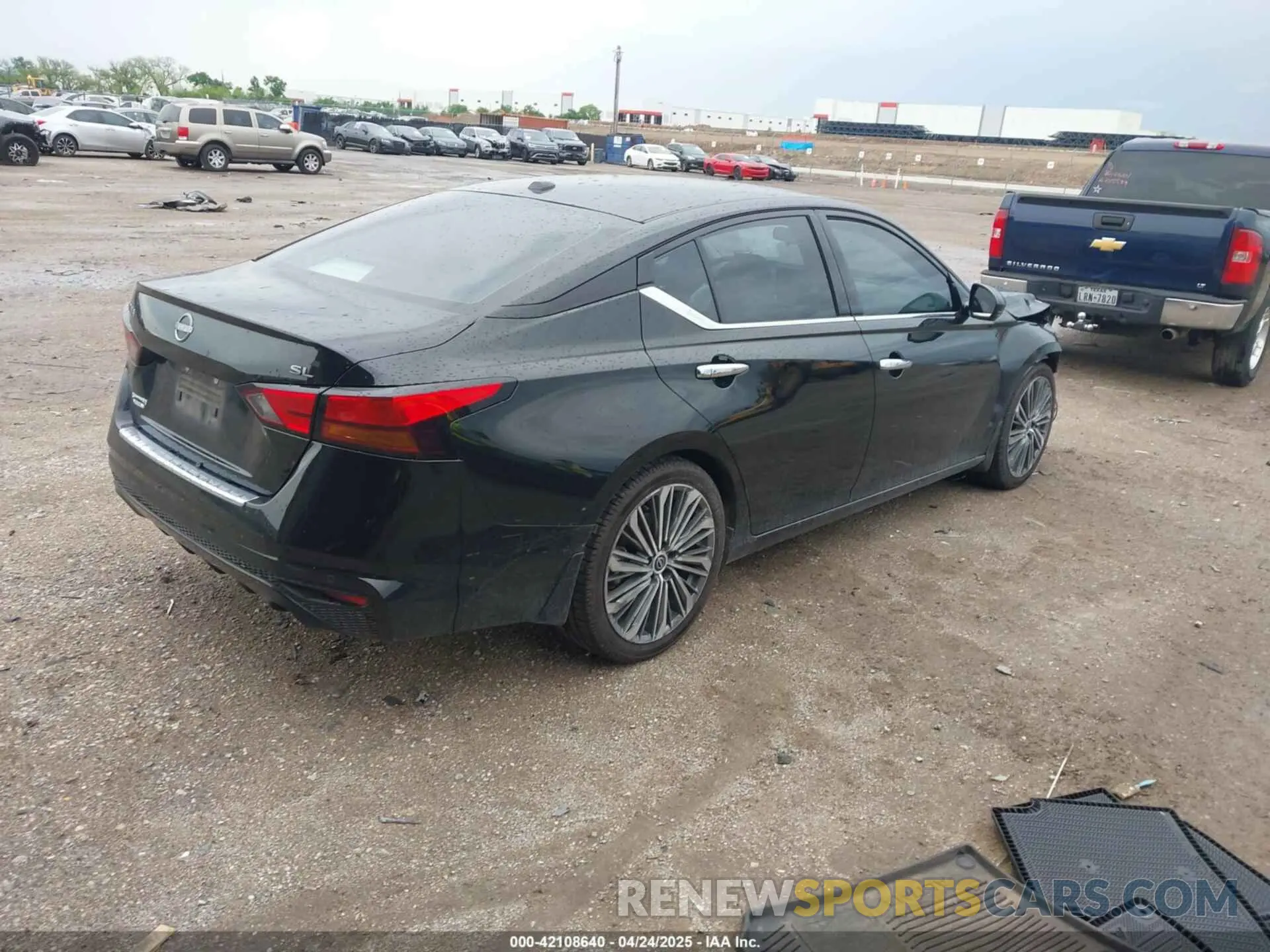 4 Photograph of a damaged car 1N4BL4EV3PN332464 NISSAN ALTIMA 2023