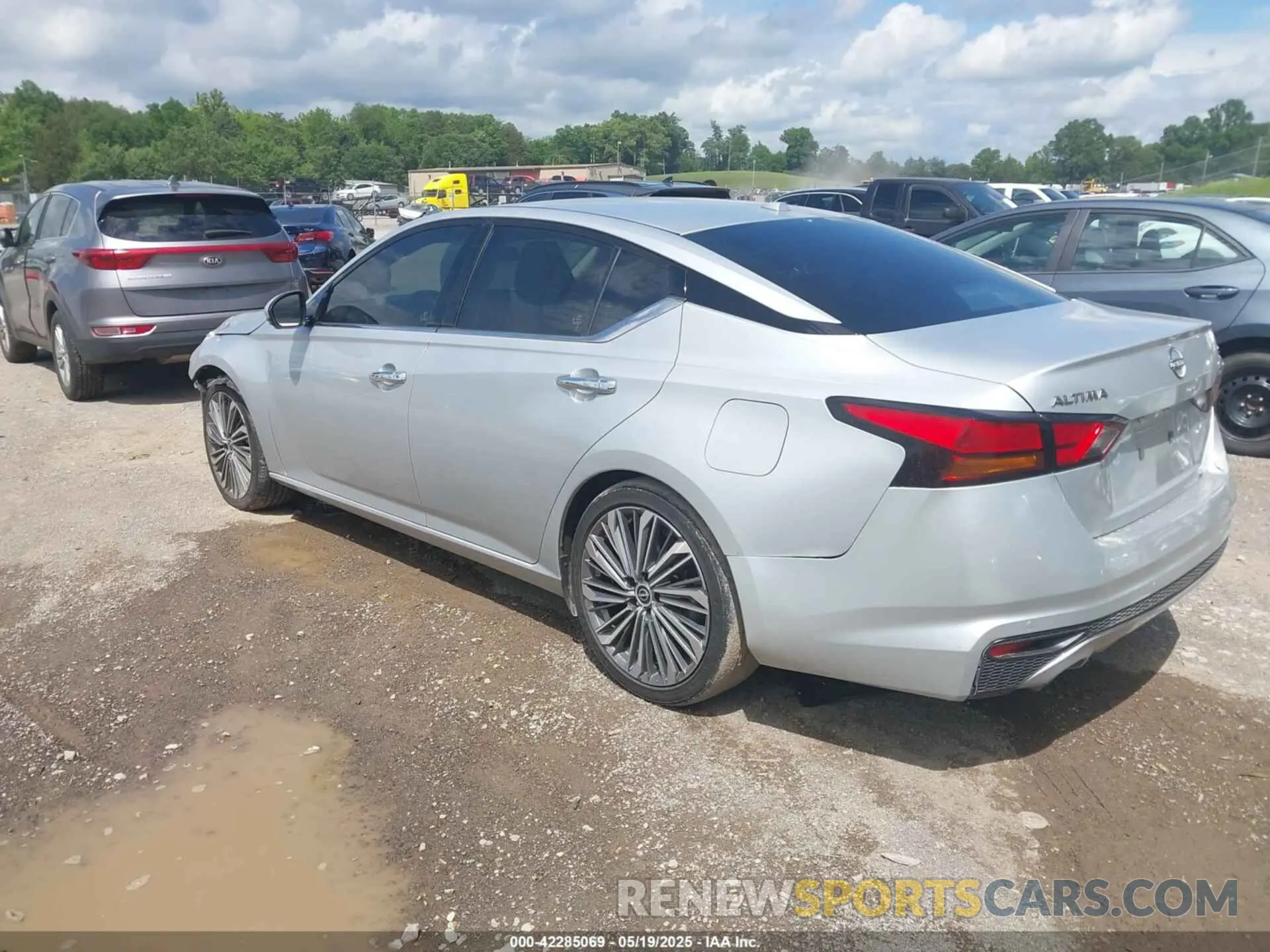 3 Фотография поврежденного автомобиля 1N4BL4EV7PN370604 NISSAN ALTIMA 2023