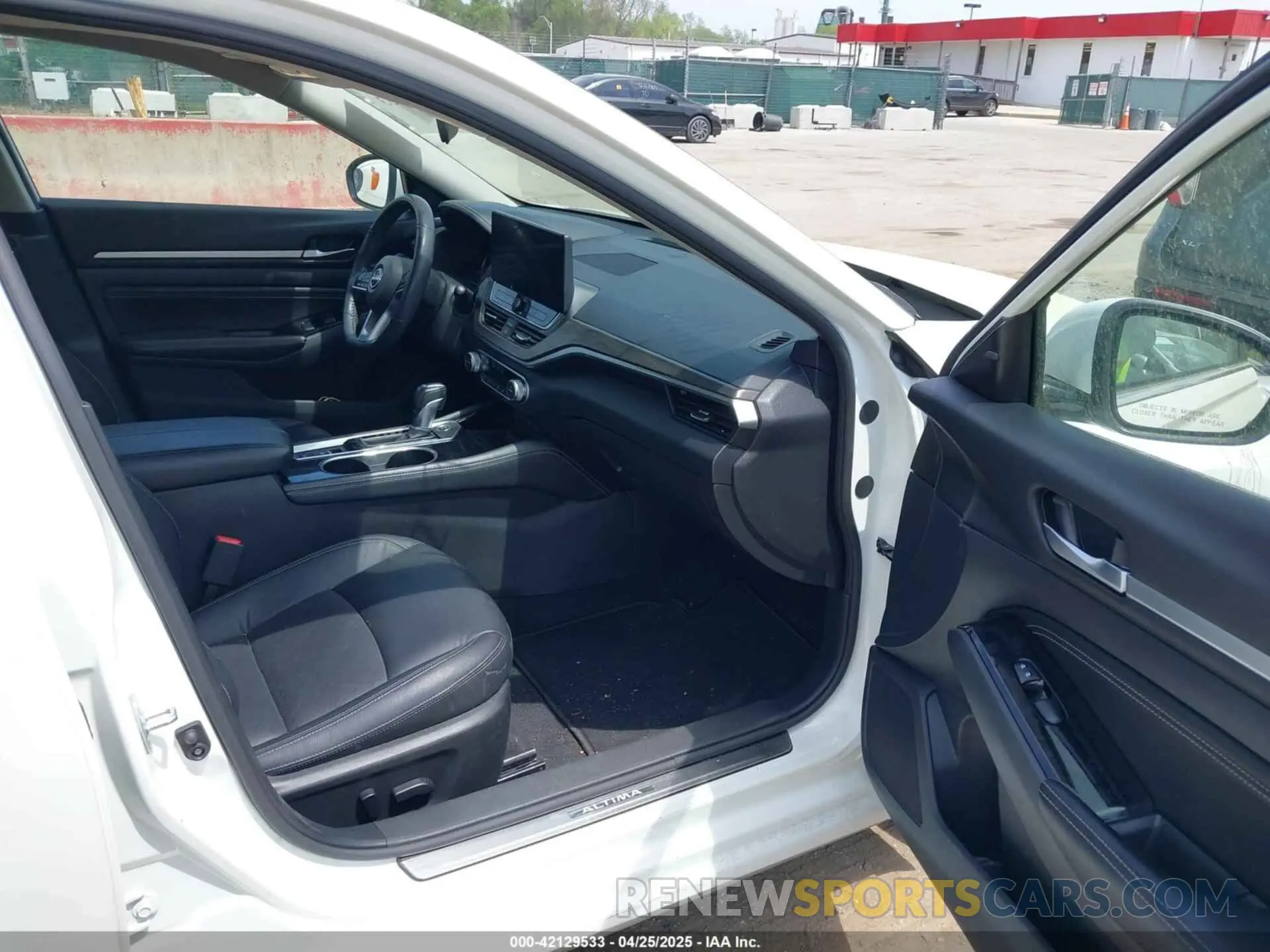 5 Photograph of a damaged car 1N4BL4EV9PN363931 NISSAN ALTIMA 2023