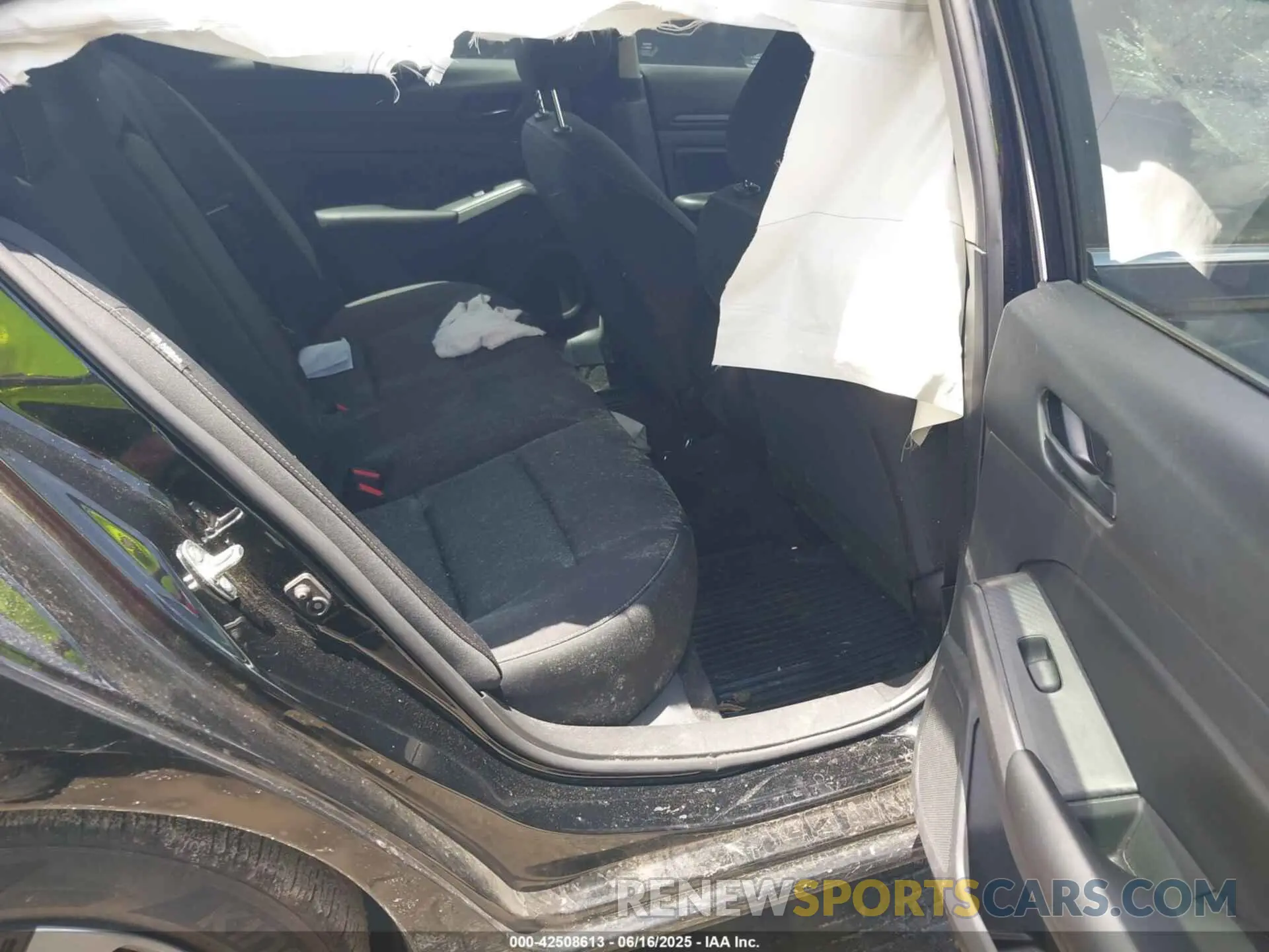 8 Photograph of a damaged car 1N4BL4BV1RN405130 NISSAN ALTIMA 2024