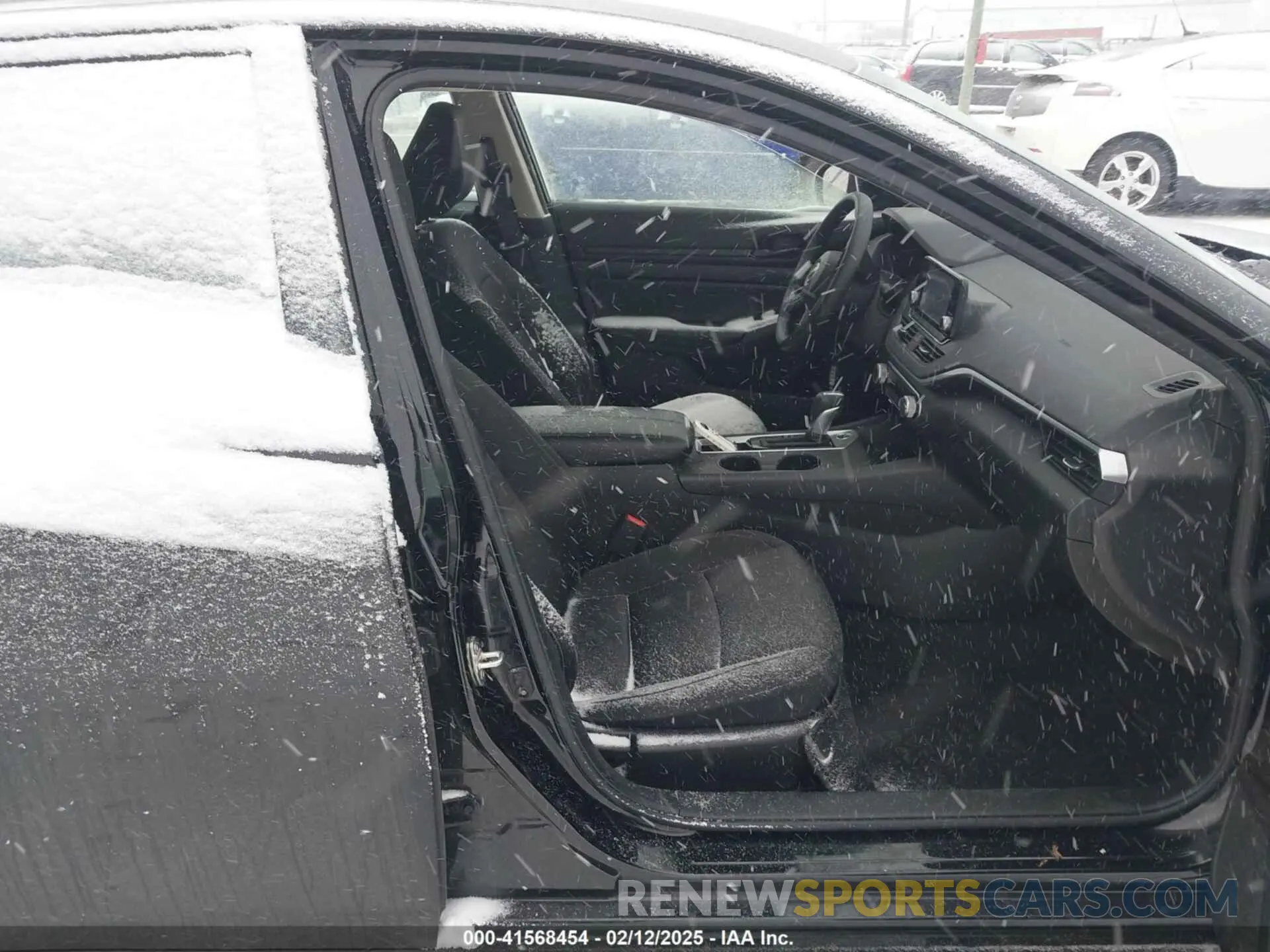 5 Photograph of a damaged car 1N4BL4BV4RN311985 NISSAN ALTIMA 2024