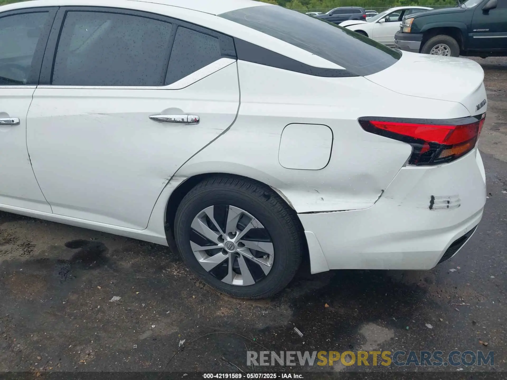 18 Photograph of a damaged car 1N4BL4BV7RN325606 NISSAN ALTIMA 2024