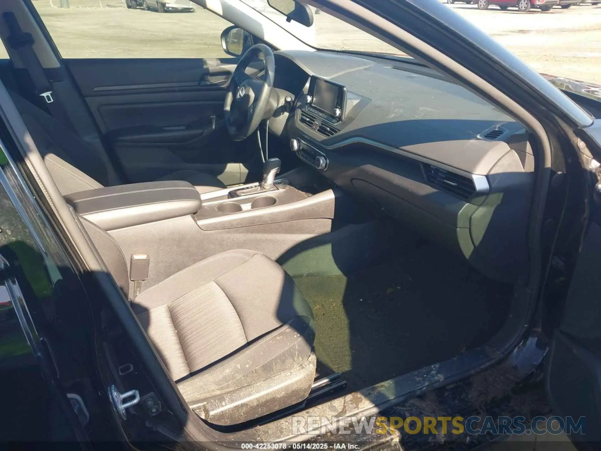 5 Photograph of a damaged car 1N4BL4BV9RN339667 NISSAN ALTIMA 2024