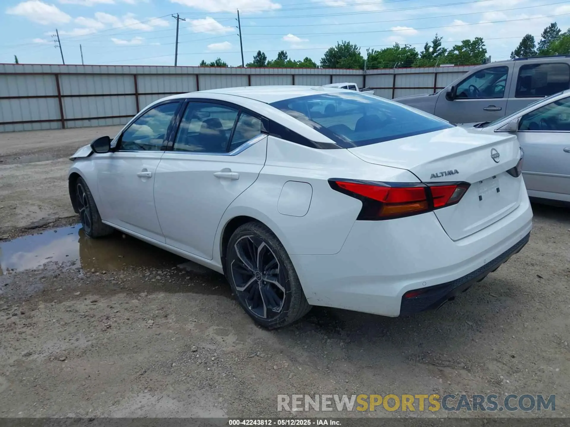 3 Photograph of a damaged car 1N4BL4CV1RN367154 NISSAN ALTIMA 2024