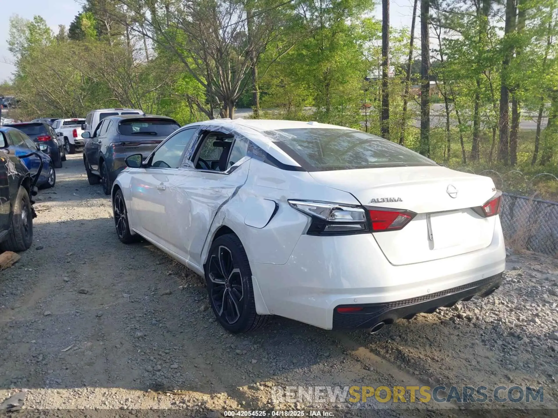 3 Photograph of a damaged car 1N4BL4CV1RN389123 NISSAN ALTIMA 2024