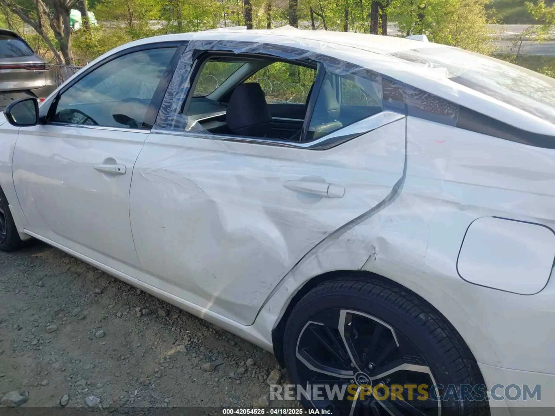 6 Photograph of a damaged car 1N4BL4CV1RN389123 NISSAN ALTIMA 2024