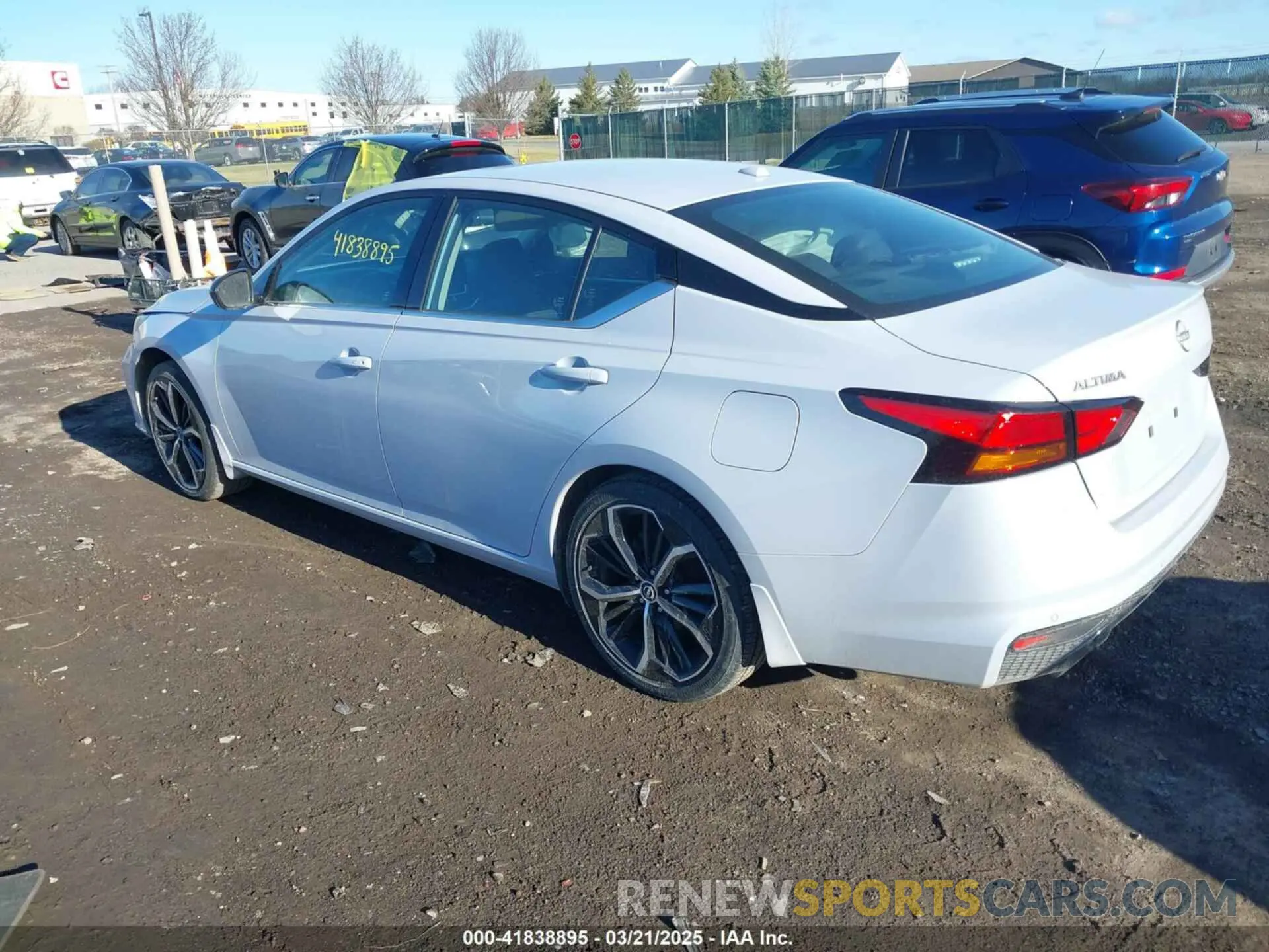 3 Фотография поврежденного автомобиля 1N4BL4CV3RN315430 NISSAN ALTIMA 2024
