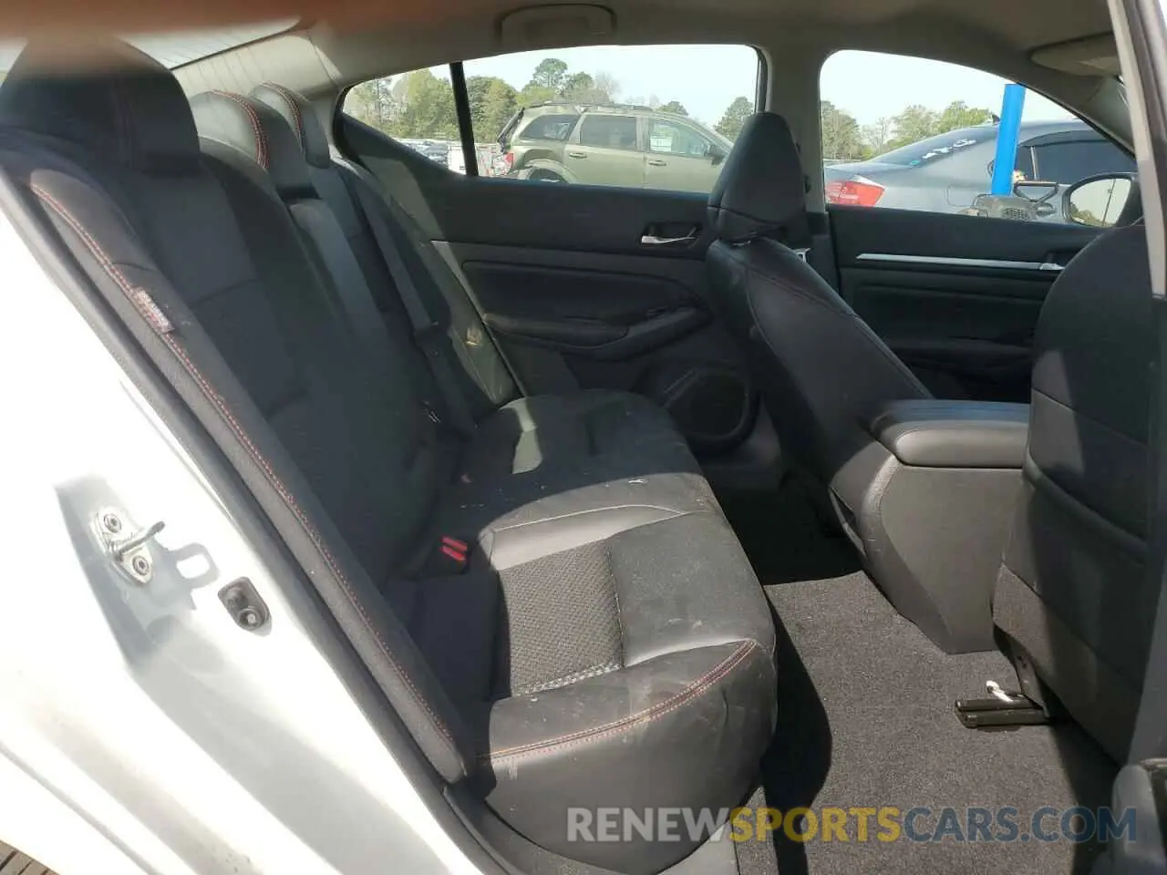 10 Фотография поврежденного автомобиля 1N4BL4CV4RN300080 NISSAN ALTIMA 2024