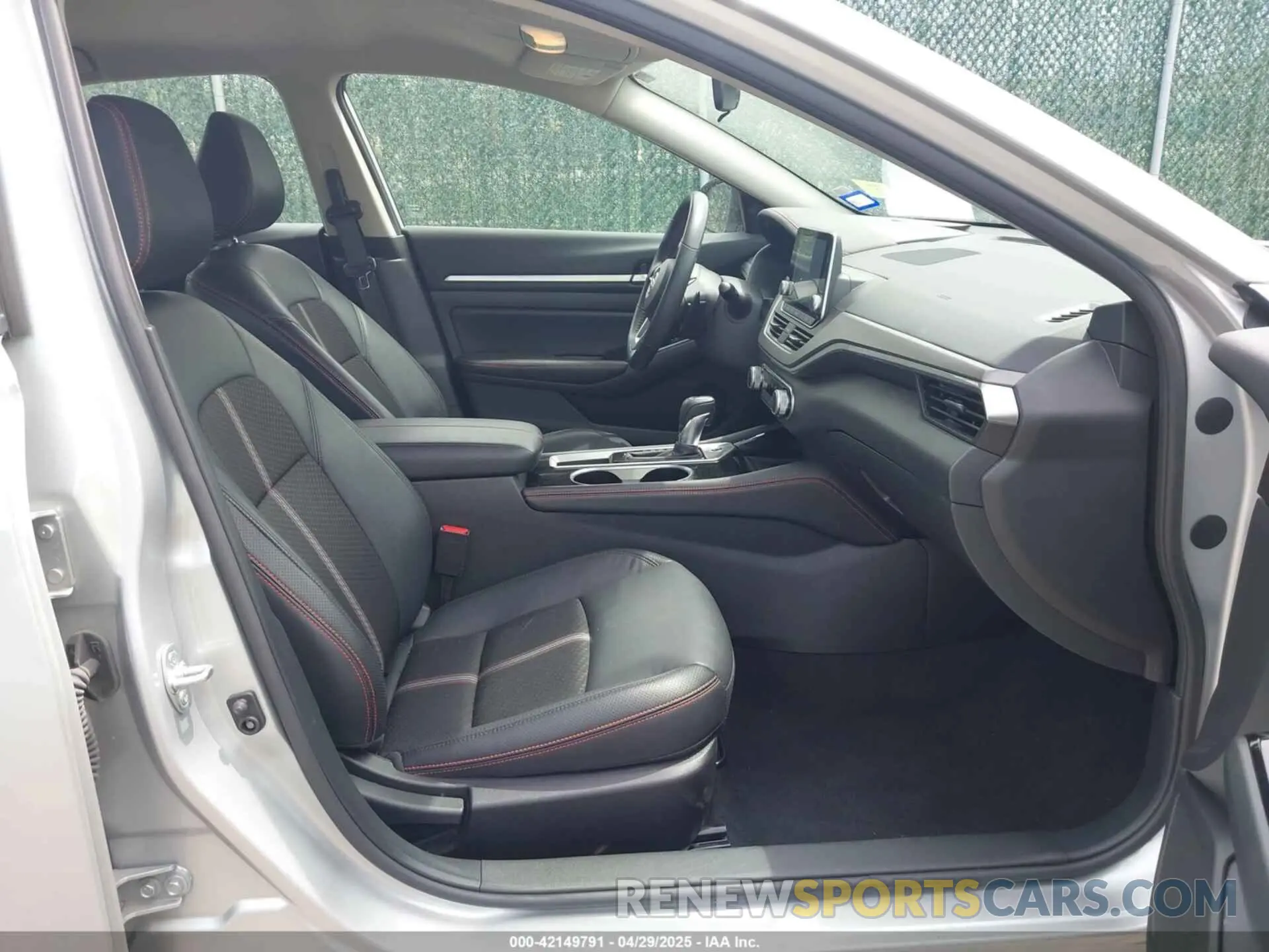 5 Photograph of a damaged car 1N4BL4CV4RN391478 NISSAN ALTIMA 2024