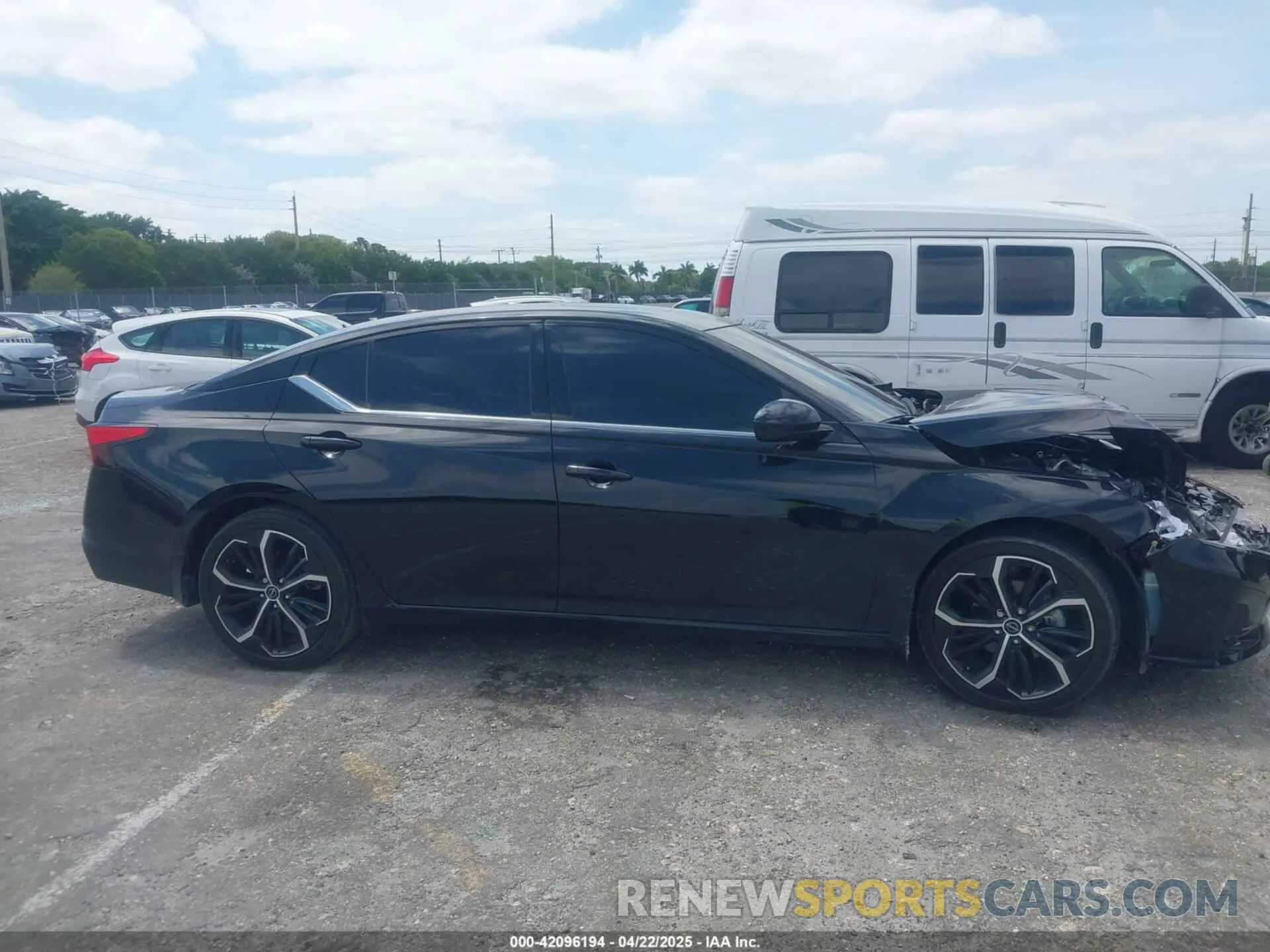 14 Фотография поврежденного автомобиля 1N4BL4CV8RN312278 NISSAN ALTIMA 2024