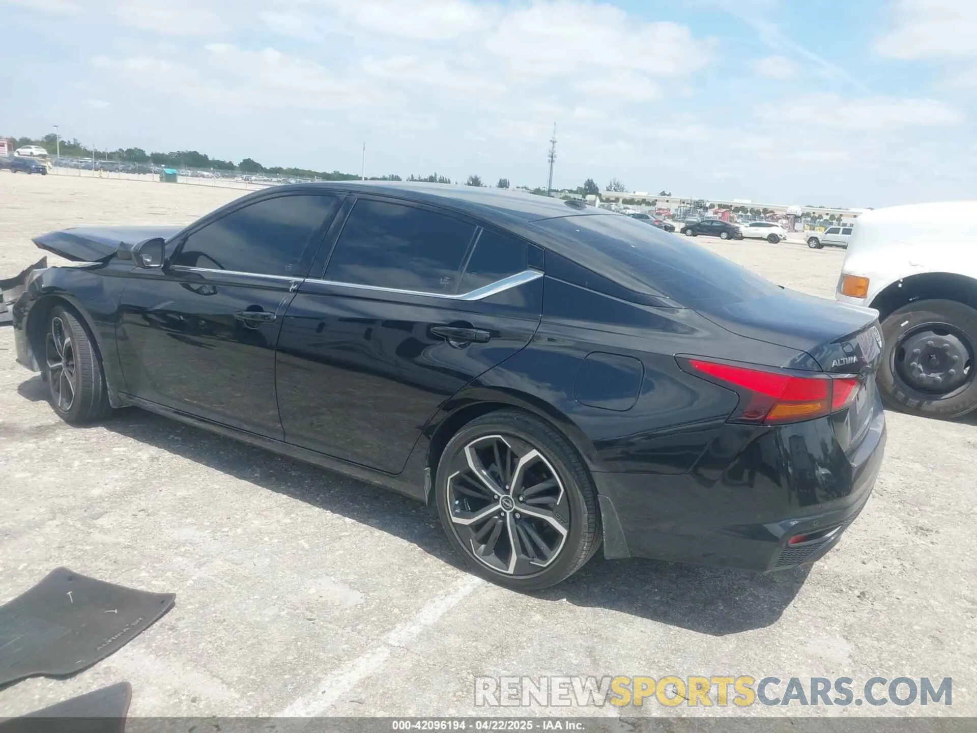 3 Фотография поврежденного автомобиля 1N4BL4CV8RN312278 NISSAN ALTIMA 2024