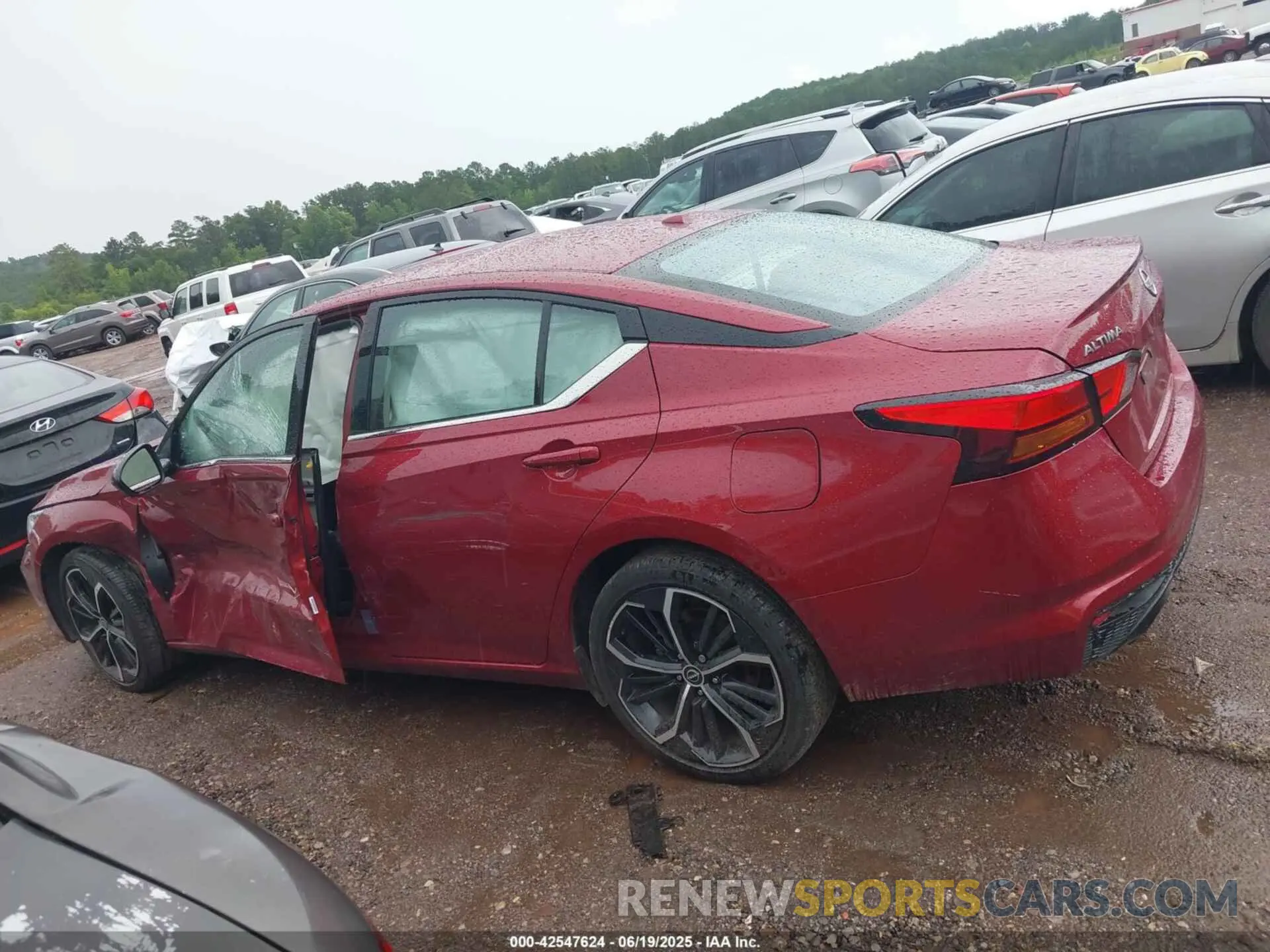 14 Photograph of a damaged car 1N4BL4CV8RN420867 NISSAN ALTIMA 2024