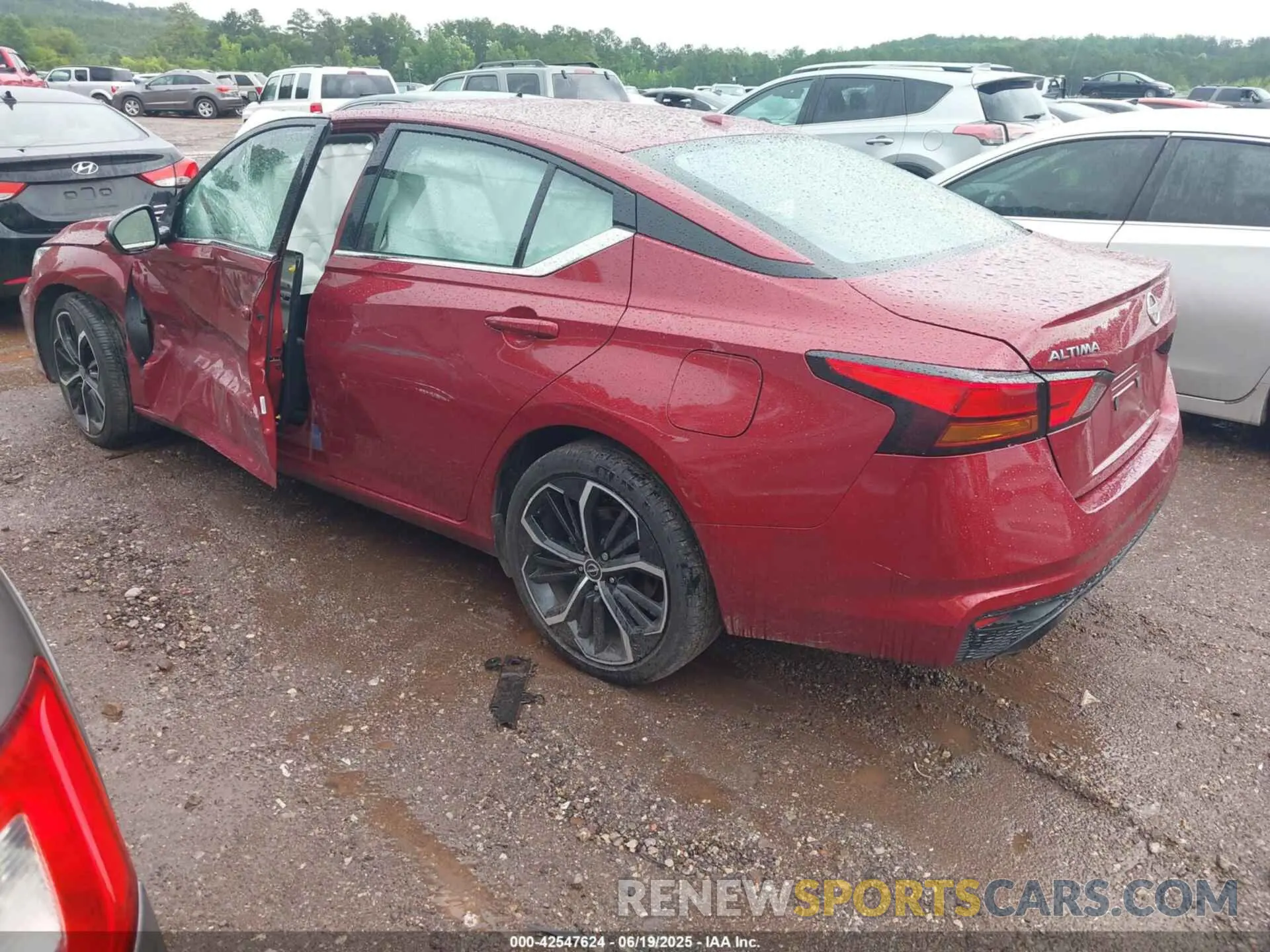 3 Photograph of a damaged car 1N4BL4CV8RN420867 NISSAN ALTIMA 2024
