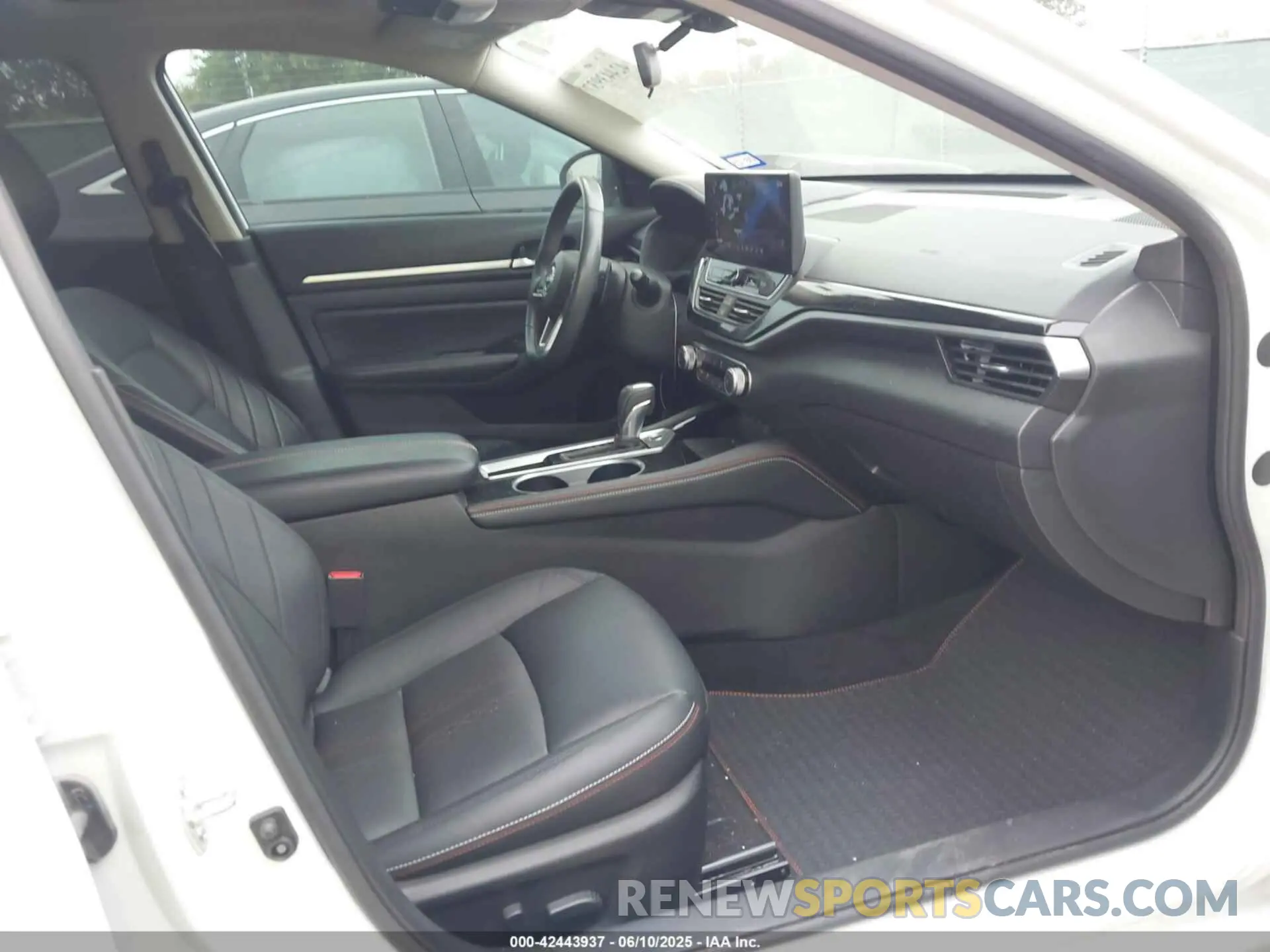 5 Photograph of a damaged car 1N4BL4CV9RN316324 NISSAN ALTIMA 2024