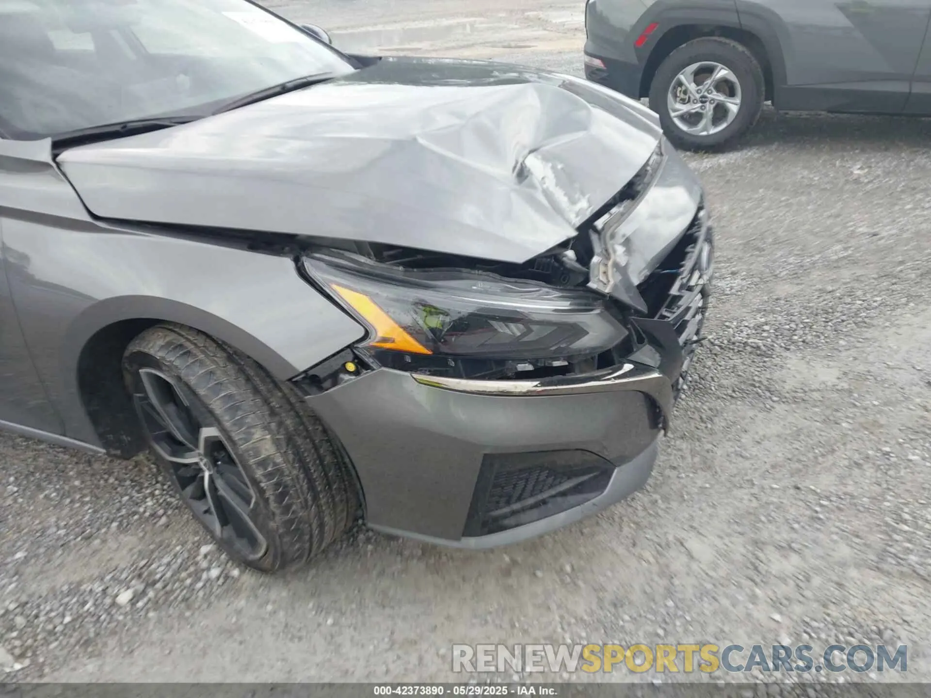 18 Photograph of a damaged car 1N4BL4CVXRN364673 NISSAN ALTIMA 2024