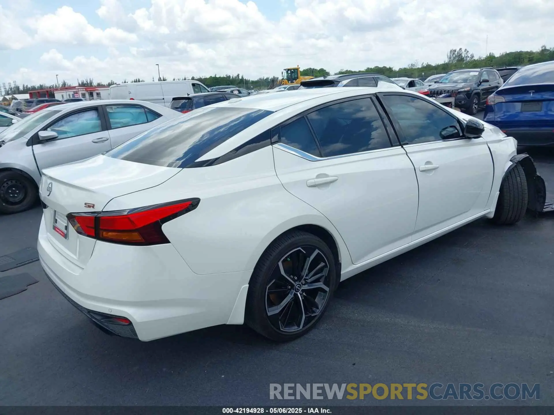 4 Фотография поврежденного автомобиля 1N4BL4CVXRN427304 NISSAN ALTIMA 2024