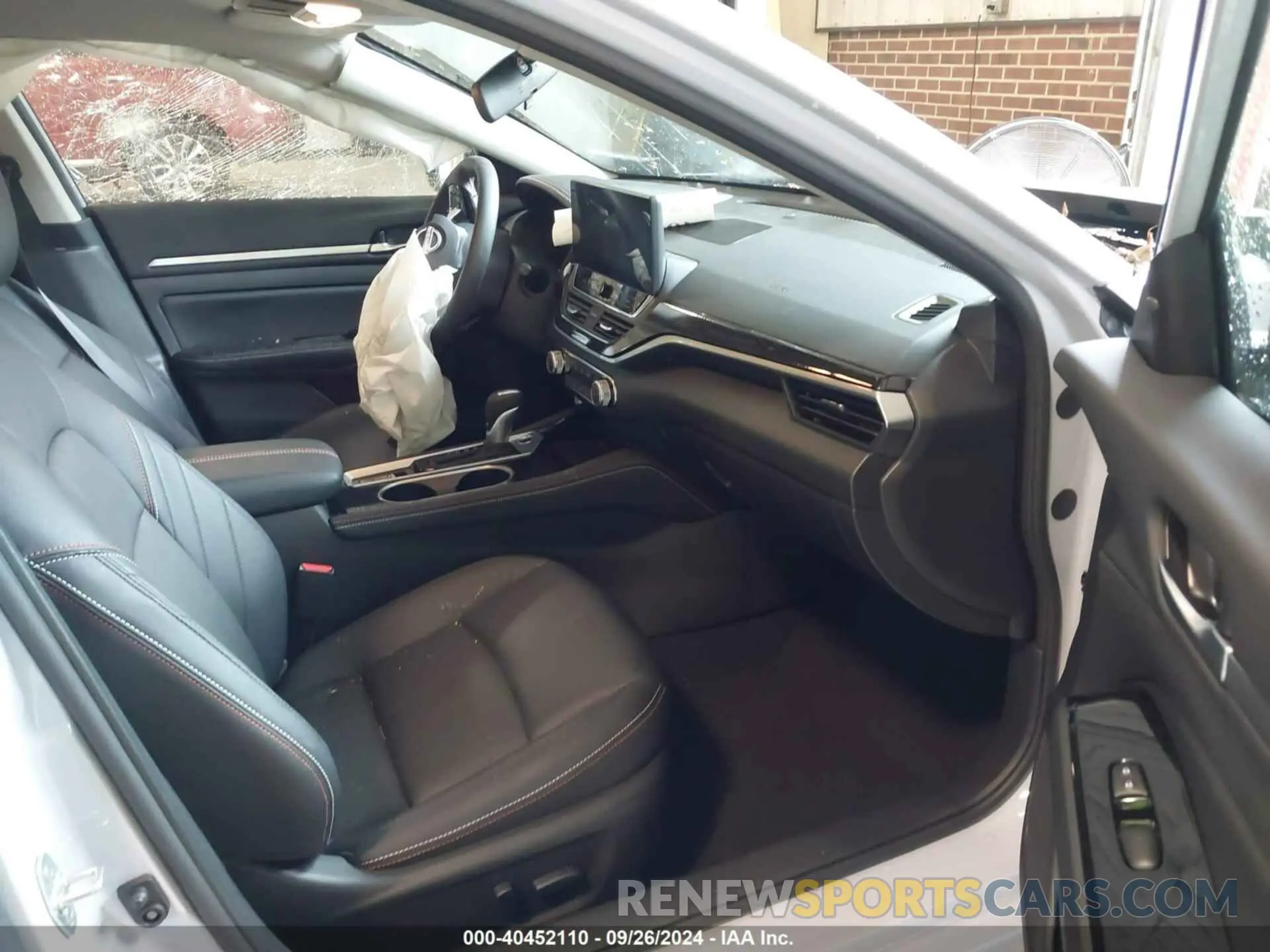 5 Photograph of a damaged car 1N4BL4CW4RN375919 NISSAN ALTIMA 2024
