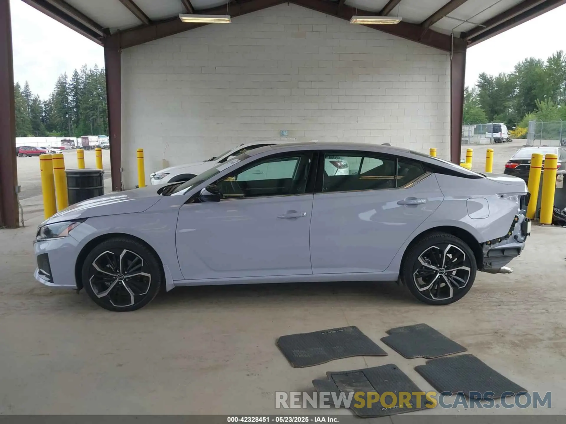 15 Photograph of a damaged car 1N4BL4CW5RN373287 NISSAN ALTIMA 2024